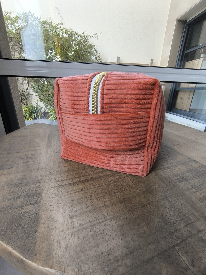 Trousse de toilette COSMIQ en velours corail