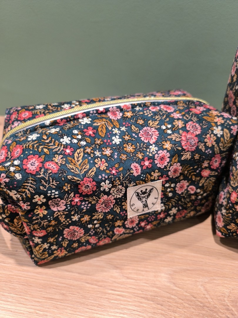 Trousse de toilette COSMIQ en velours milleraies Liberty canard