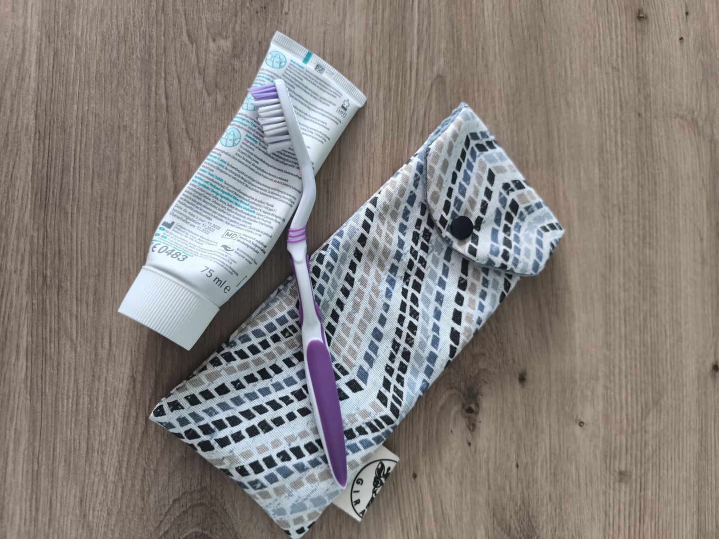 Pochette brosse à dents NEPTUNE mosaïque gris