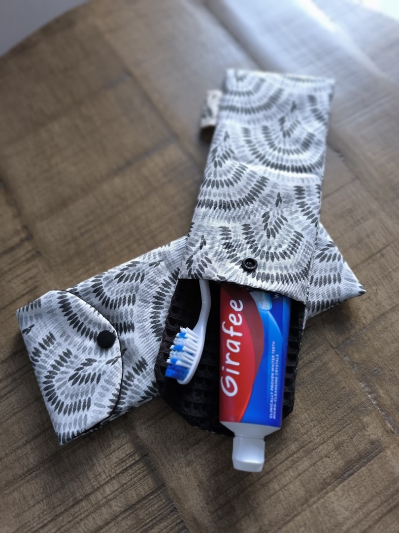 Pochette brosse à dents NEPTUNE éventails gris