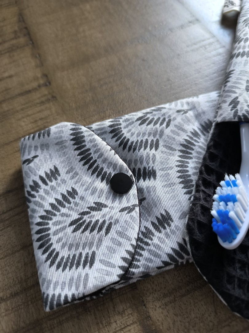 Pochette brosse à dents NEPTUNE éventails gris