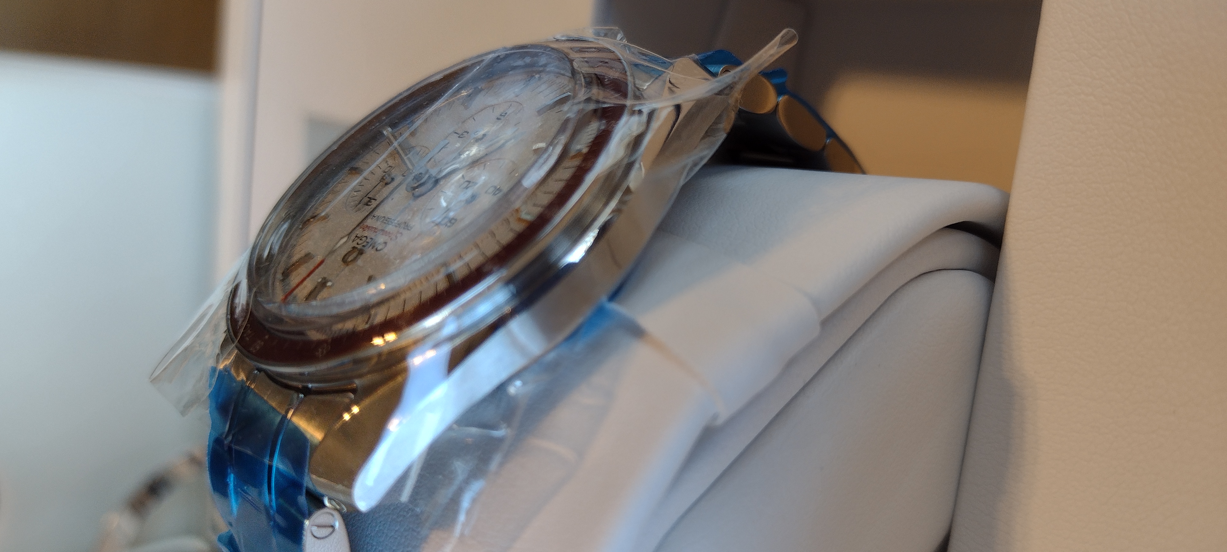 522.30.42.30.06.001 Omega Speedmaster Red Tokyo 2020 Rising Sun