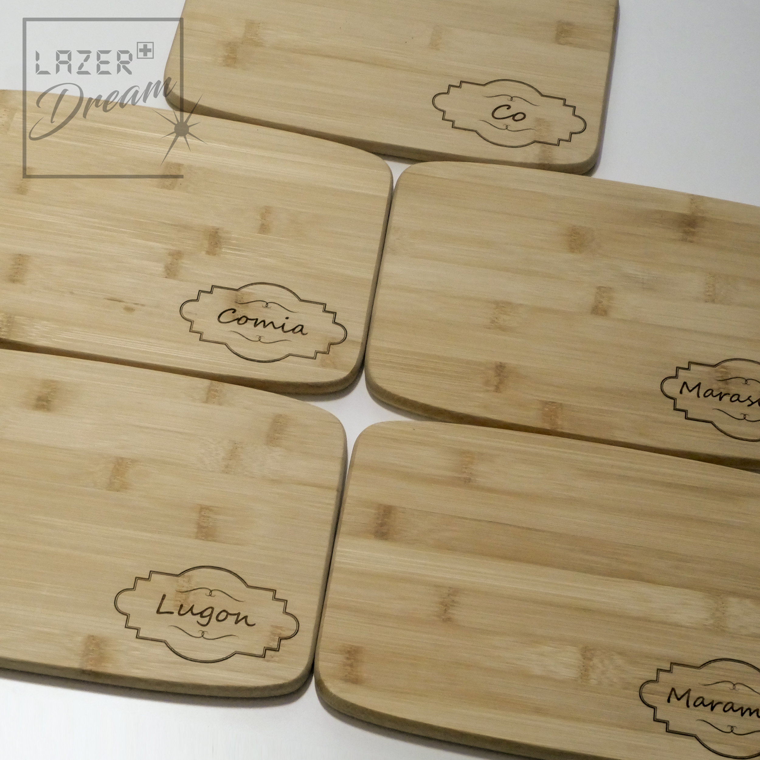 28x20x1.2cm Wooden board in bamboo - Customizable / Planche à découper en bambou personnalisable