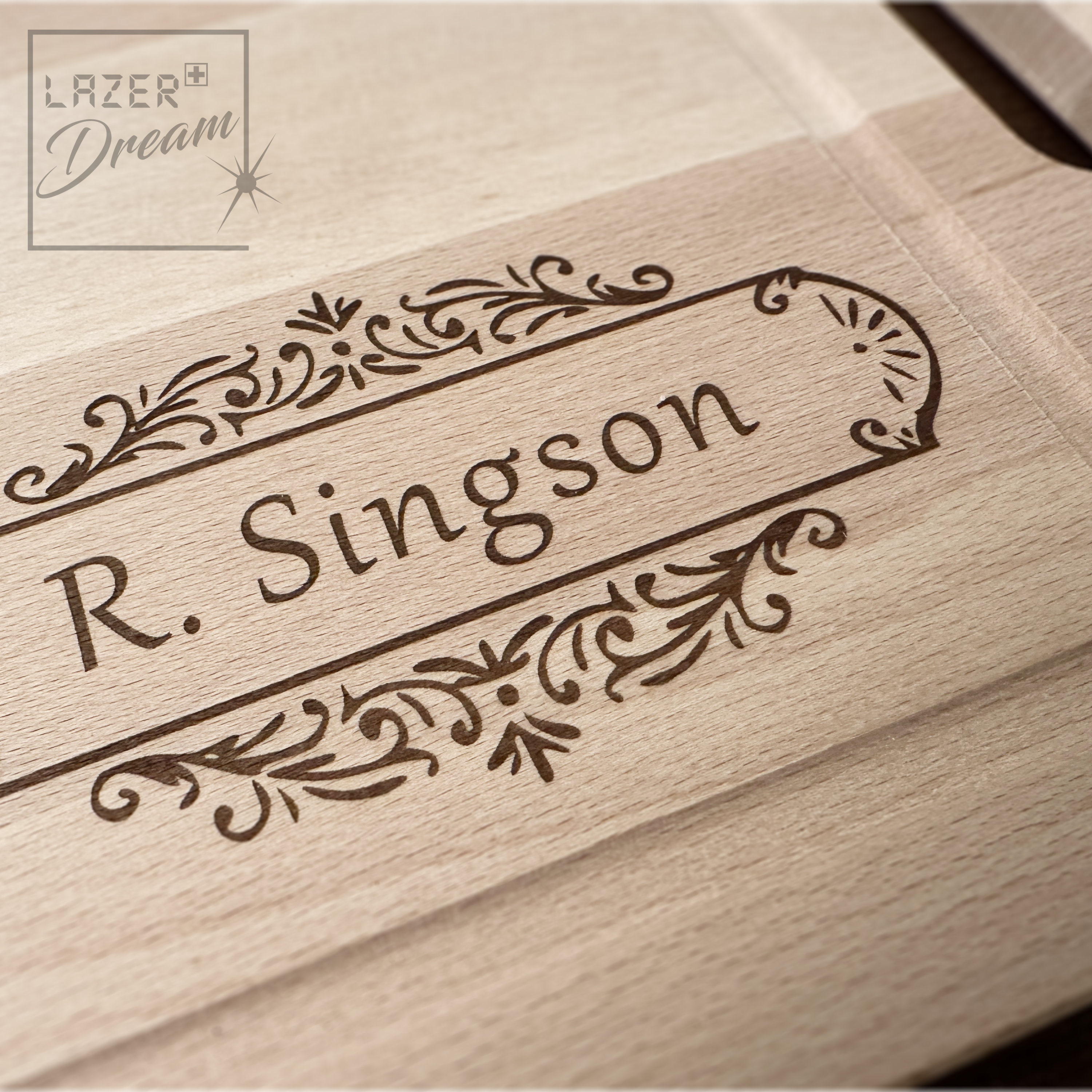 45x30x2cm Wooden board in European beech - Customizable / Planche à découper en hêtre (EU) personnalisable