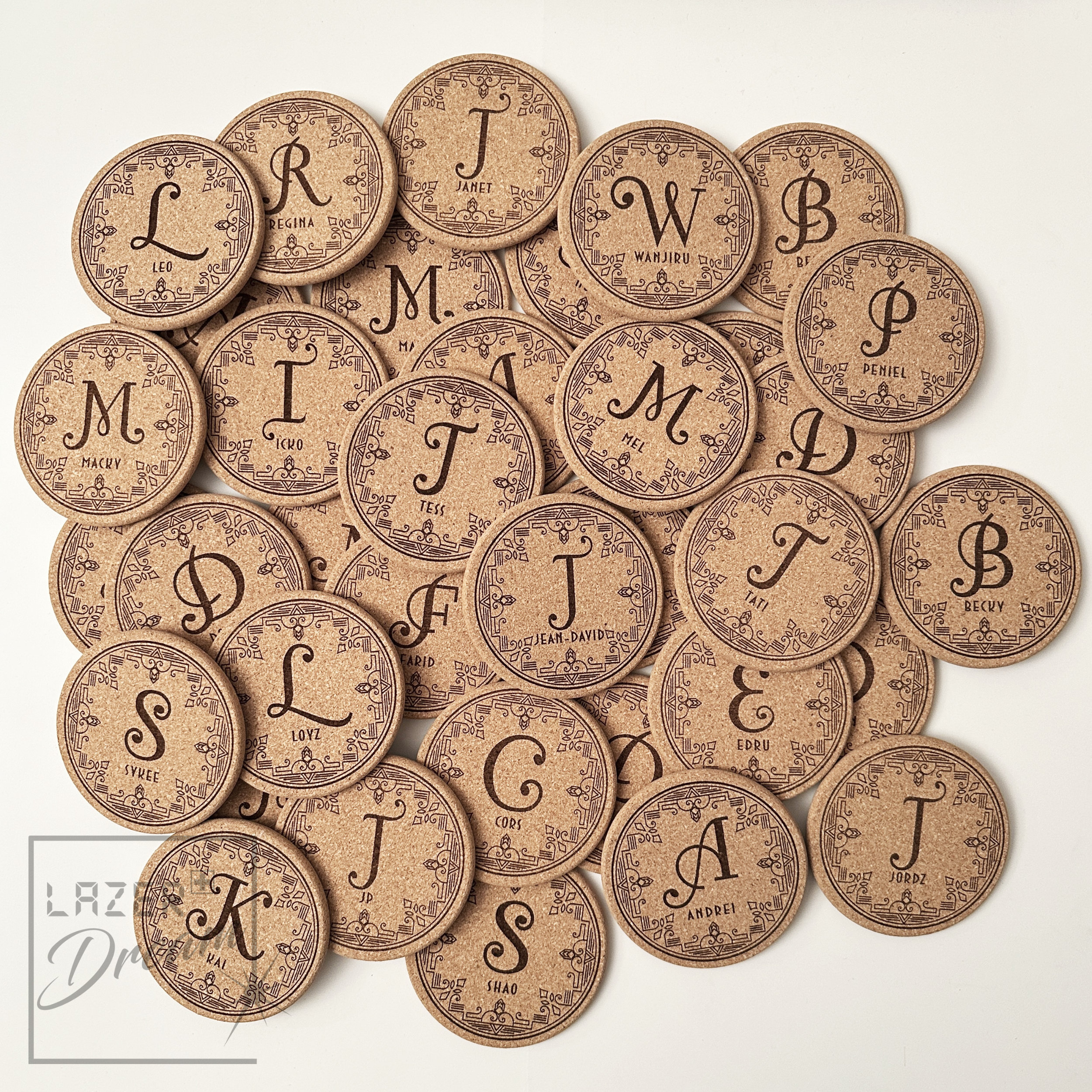Cork coasters with letter + name - Customizable / Dessous de verre en liège avec lettre + prénom personnalisable