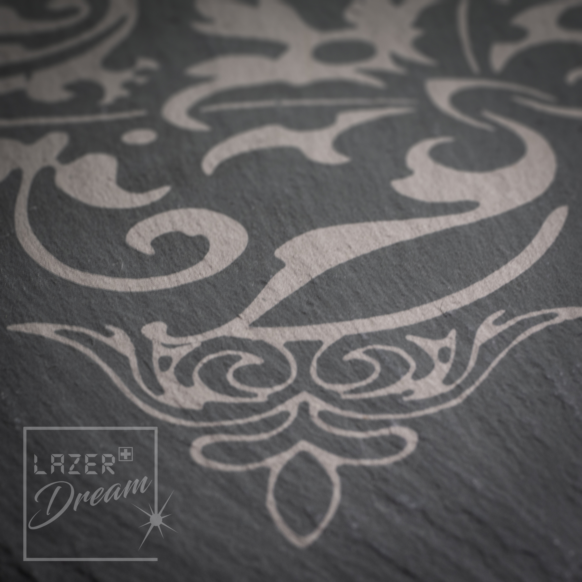 25x25cm Slate board with your logo or design / Planche apéro en ardoise avec votre logo ou création