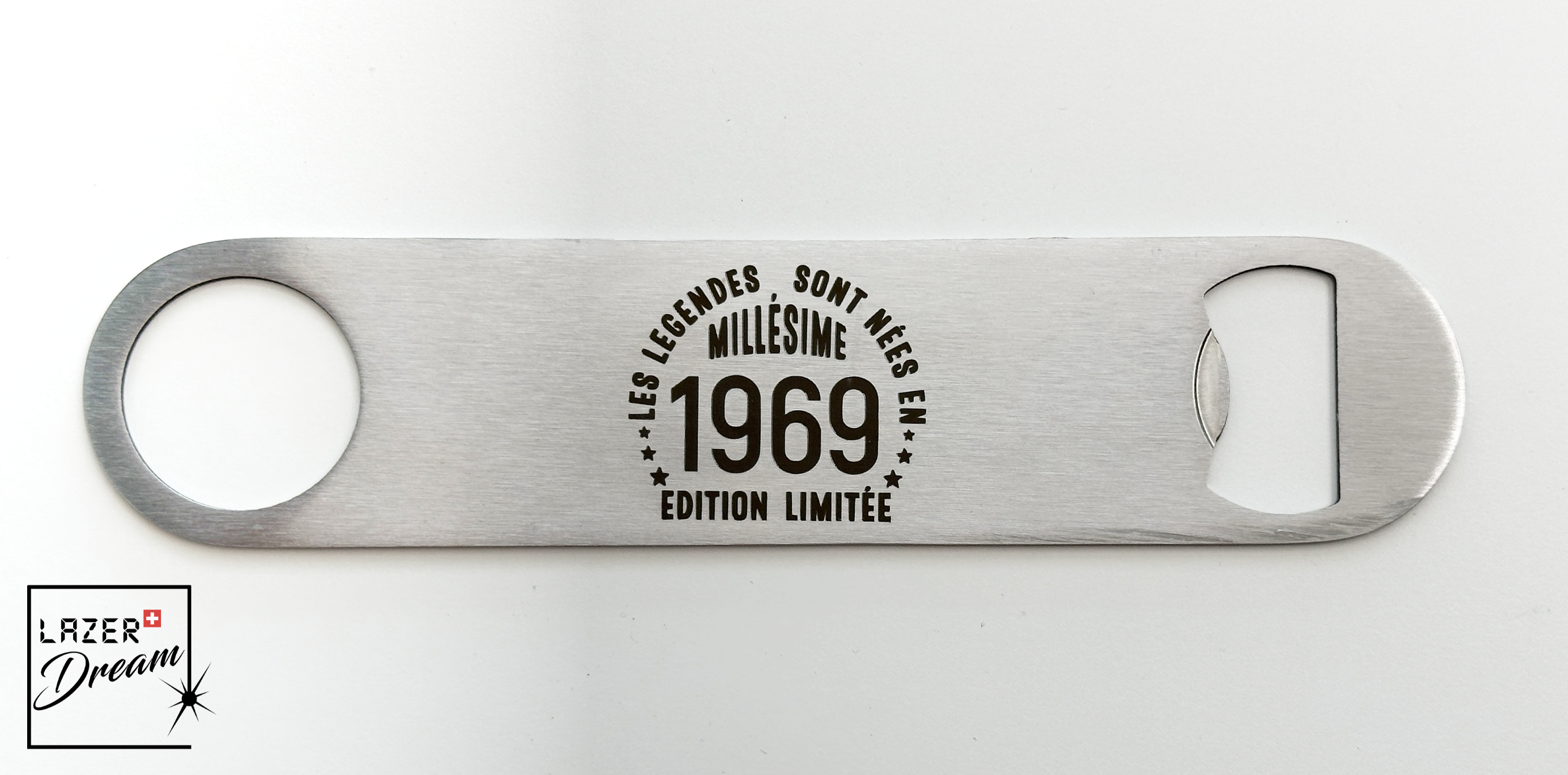 Bottle opener in stainless steel with your logo or your own motif / Décapsuleur en acier avec votre logo ou motif