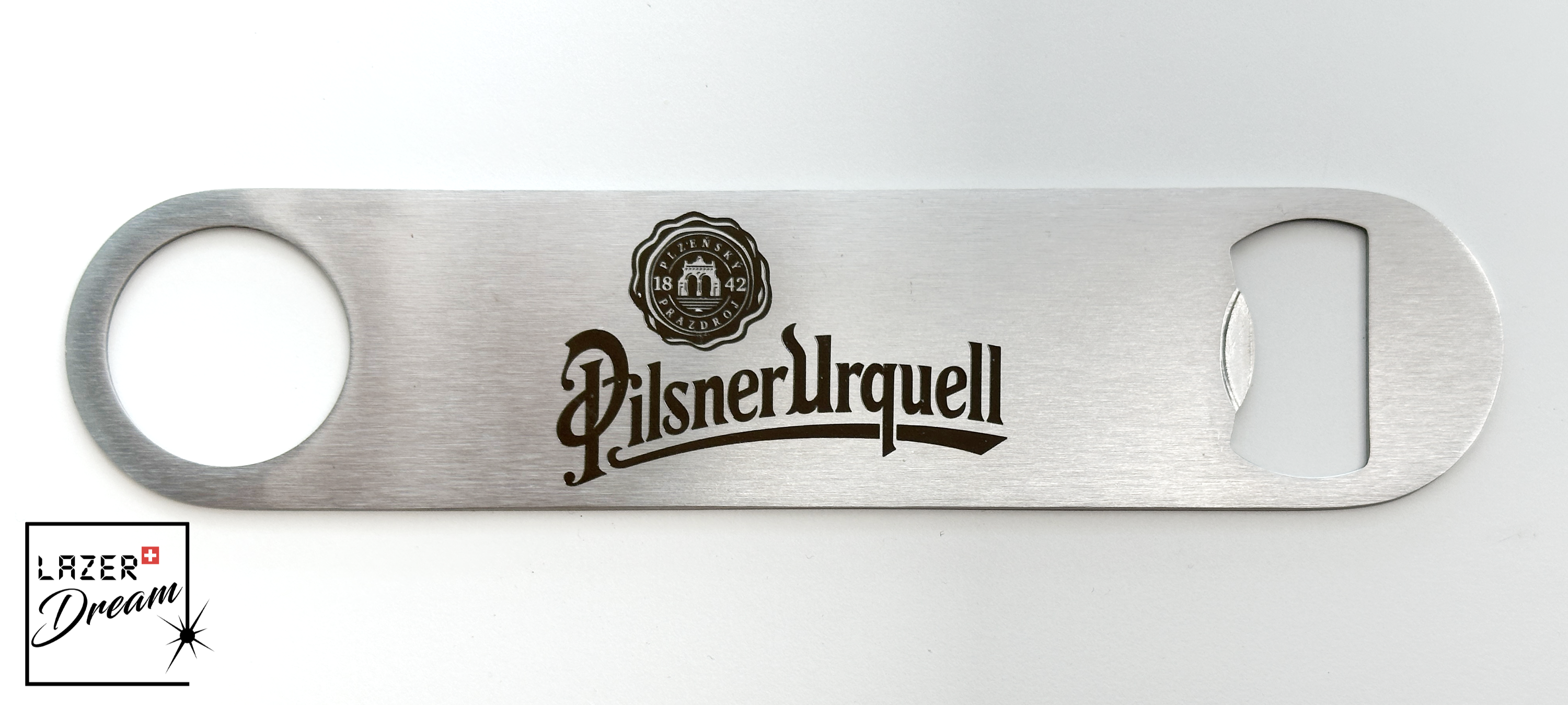 Bottle opener in stainless steel with your logo or your own motif / Décapsuleur en acier avec votre logo ou motif