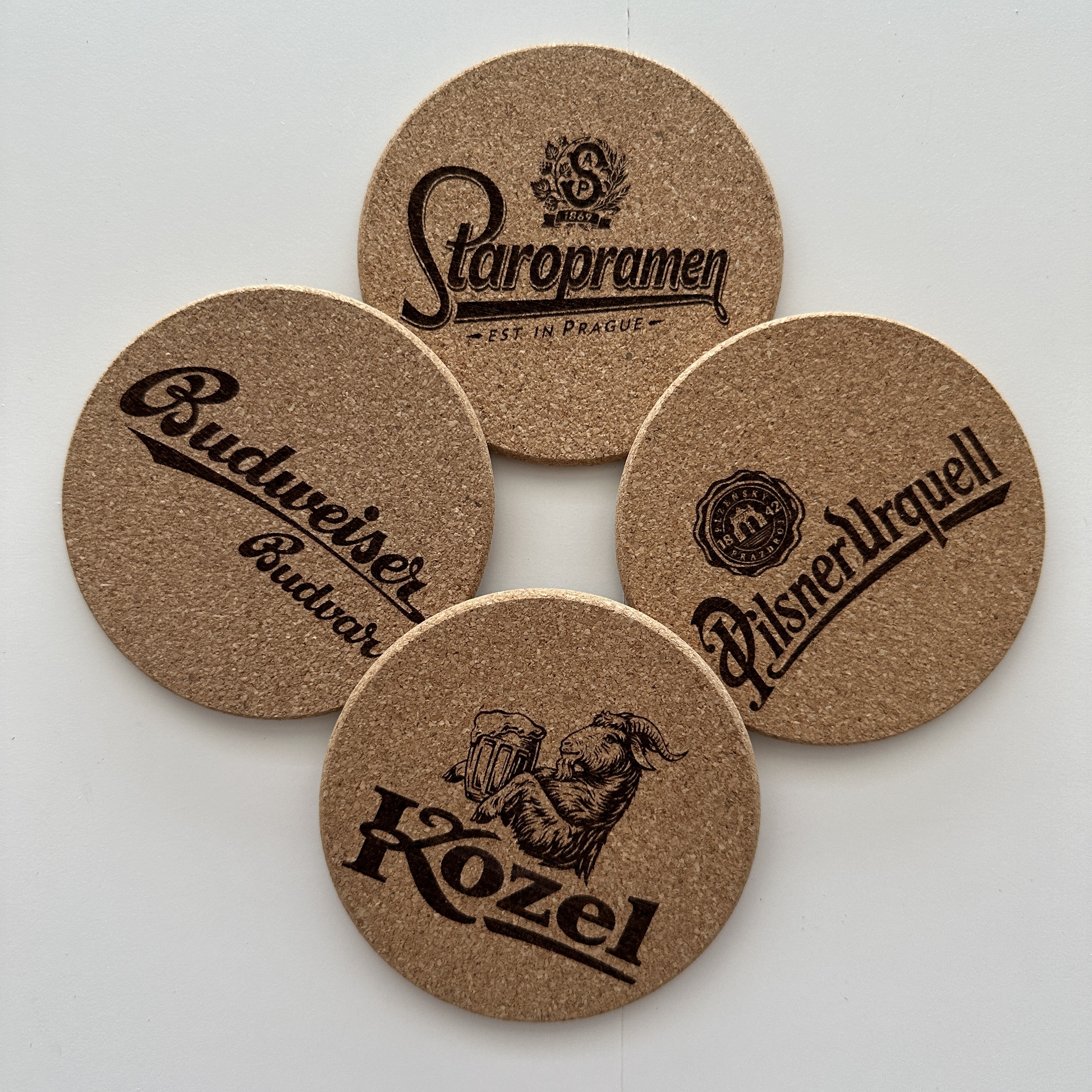 Cork coaster with your logo or motif / Dessous de verre en liège avec votre logo ou motif