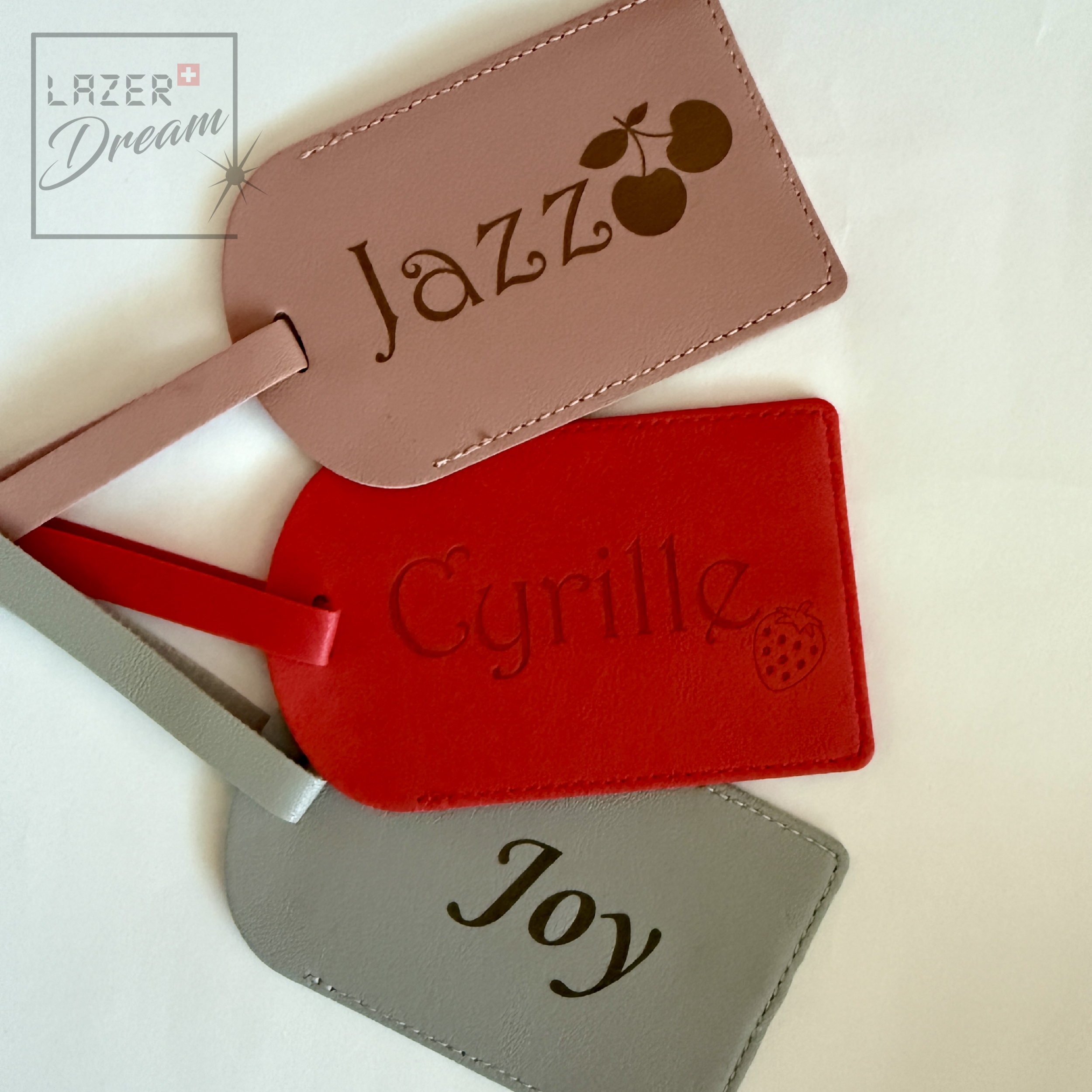 11.2x7.2cm Luggage tag in PU leather - Customizable / Etiquette de baggage en simili cuir personnalisable