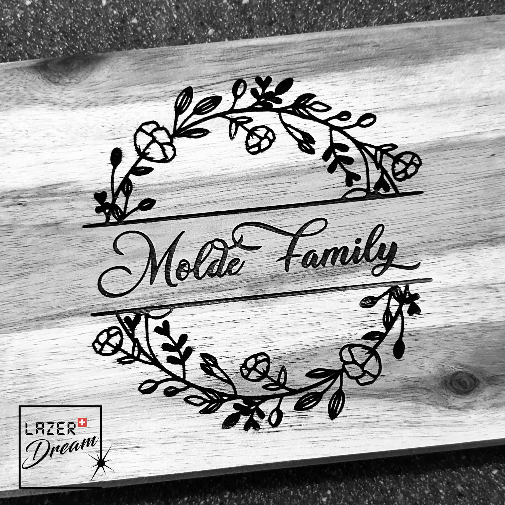 23x15x1cm Wooden board in Acacia - Customizable / Planche à découper en Acacia personnalisable