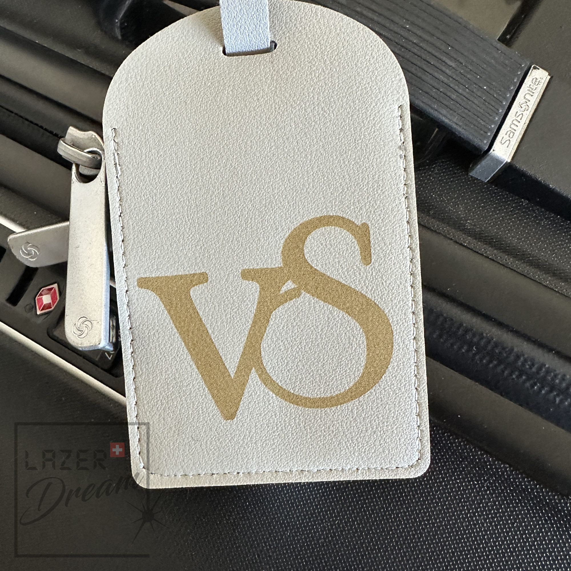 11.2x7.2cm Luggage tag in PU leather - Customizable / Etiquette de baggage en simili cuir personnalisable