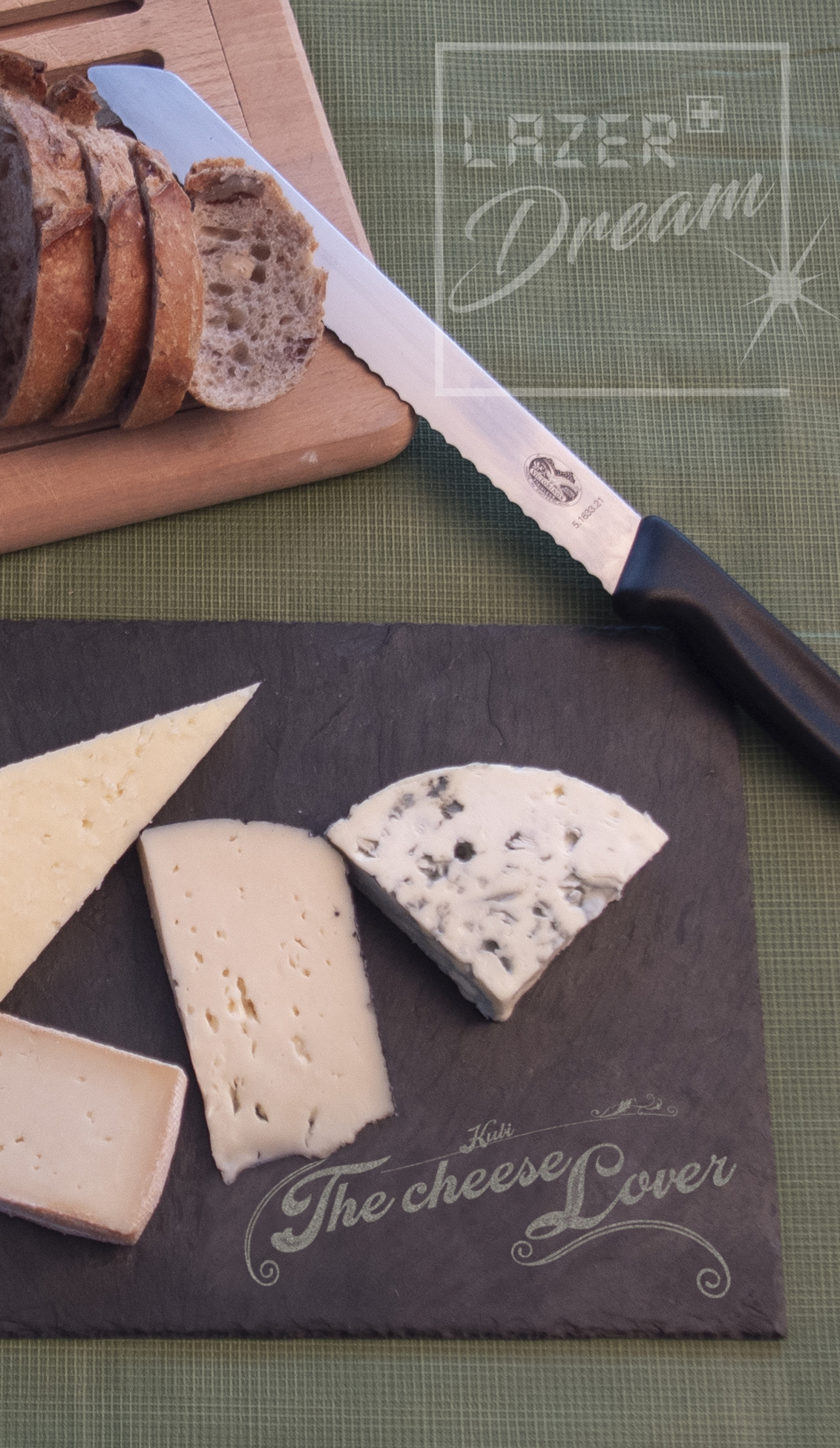 25x25cm Slate board - Customizable / Planche apéro en ardoise personnalisable
