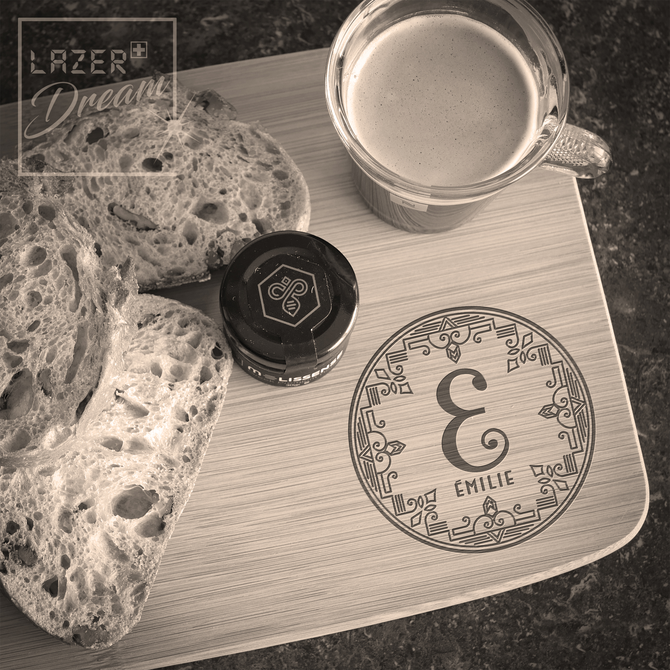 28x20x1.2cm Wooden board in bamboo - Customizable / Planche à découper en bambou personnalisable