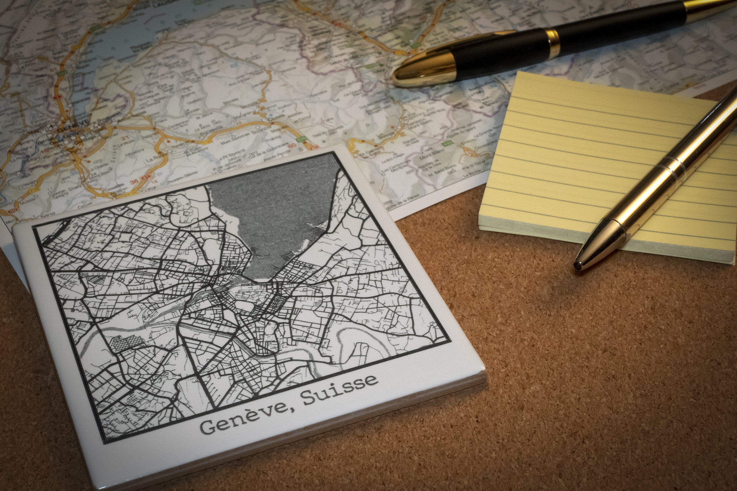 10.8x10.8cm White ceramic tile with city map prints / Cartes de ville en carreau de faïence