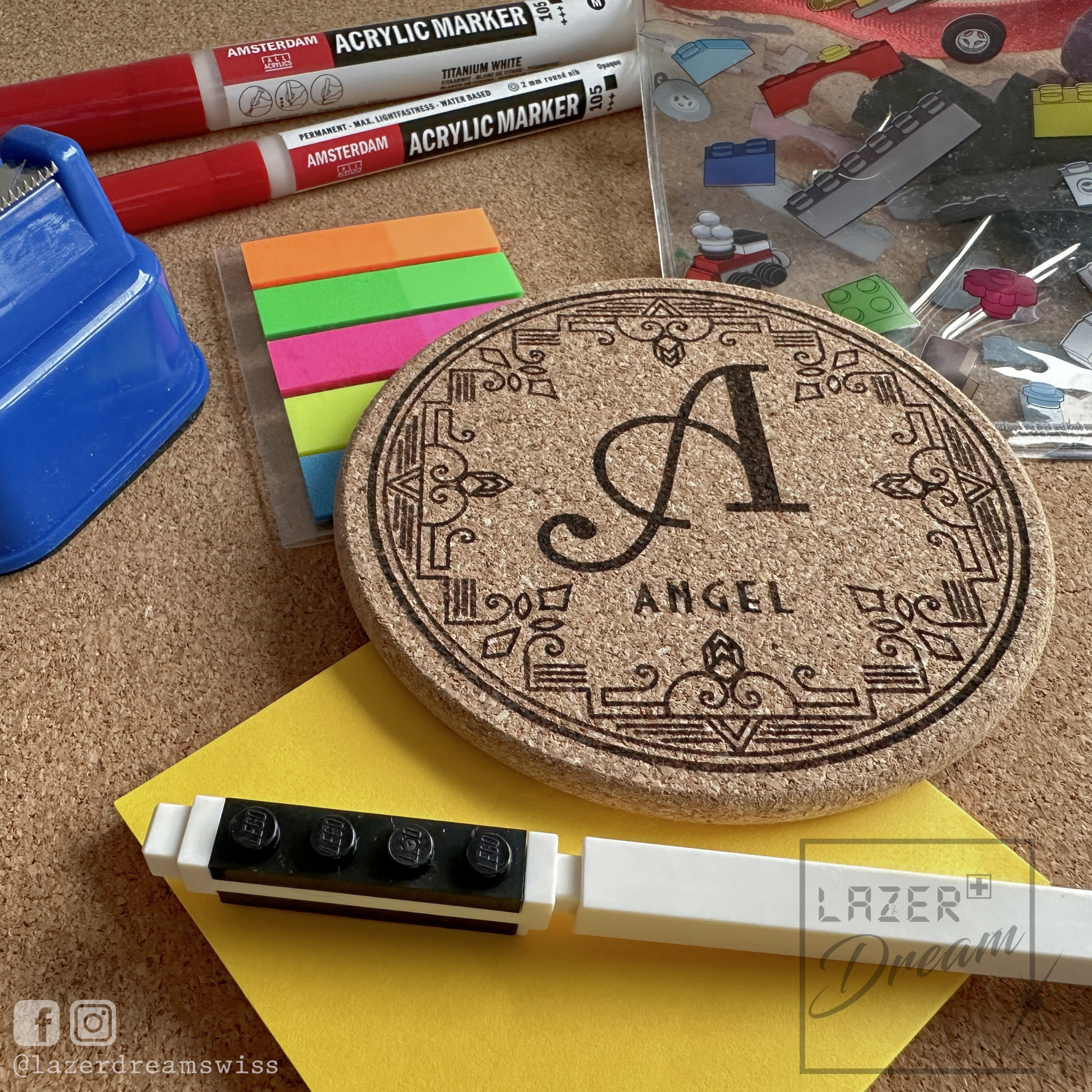 Cork coasters with letter + name - Customizable / Dessous de verre en liège avec lettre + prénom personnalisable