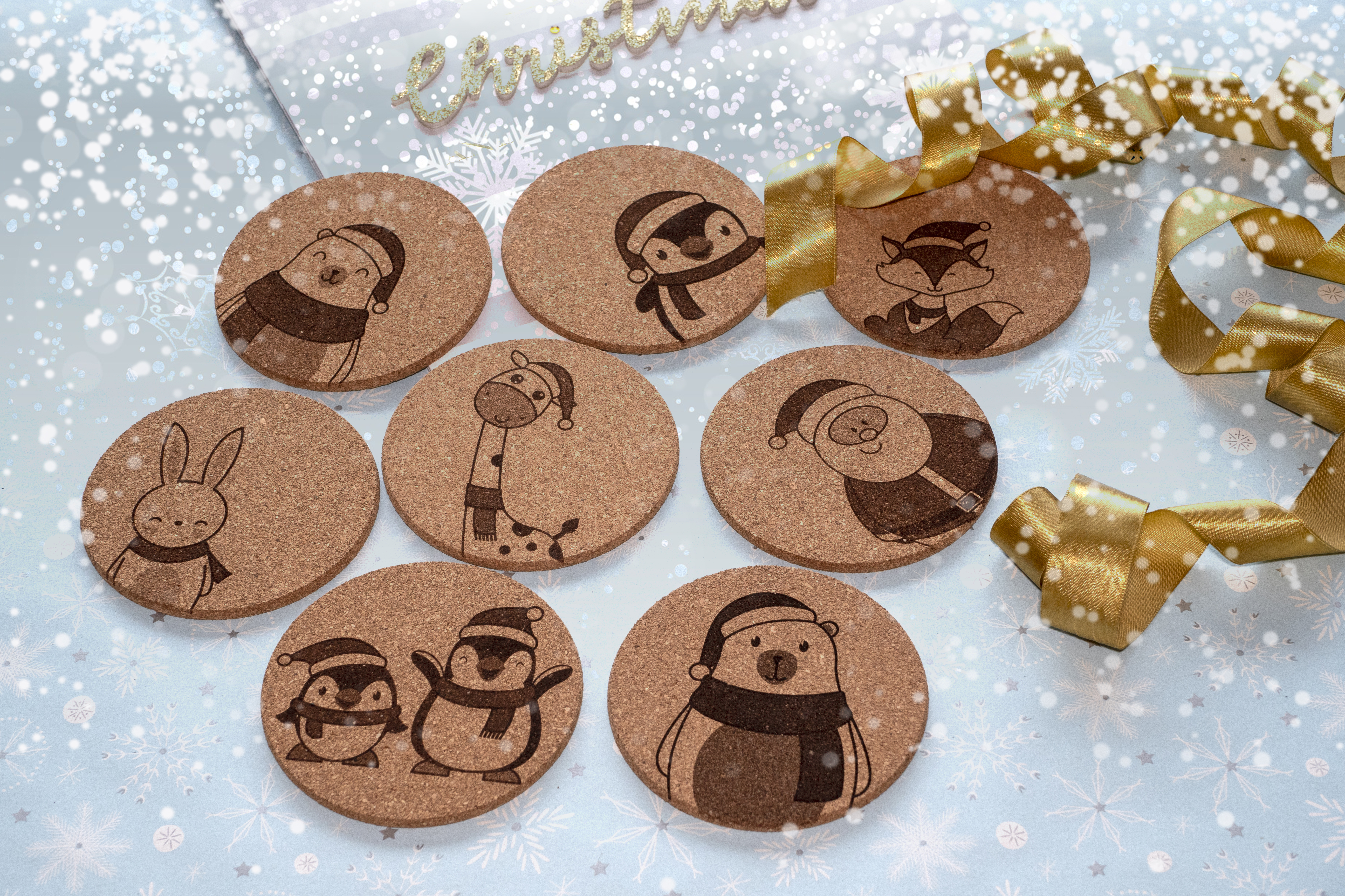 Cork coasters with Christmas inspired motifs  / Dessous de verre en liège avec motifs inspirés par Noël