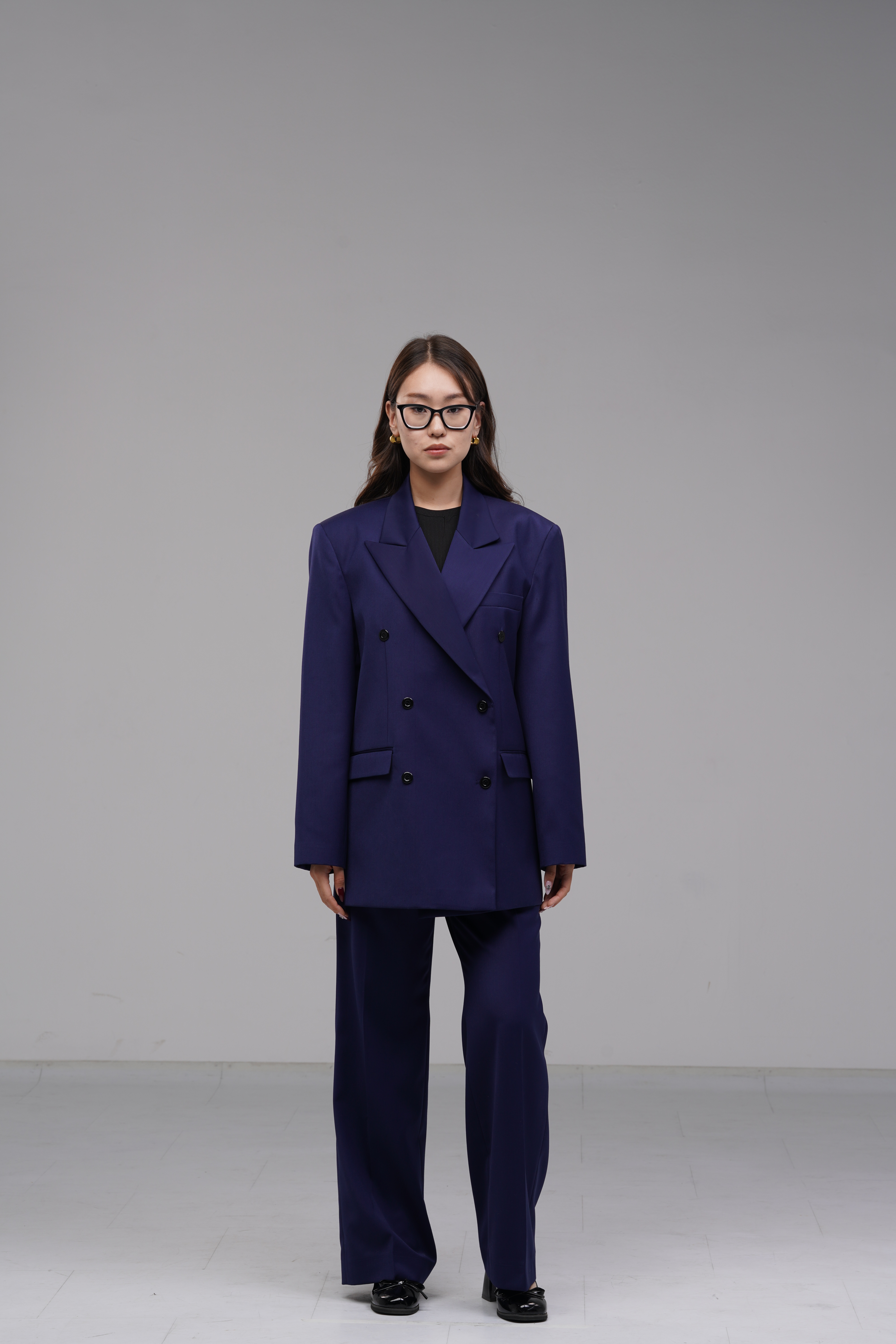 Dark blue double-breasted blazer 