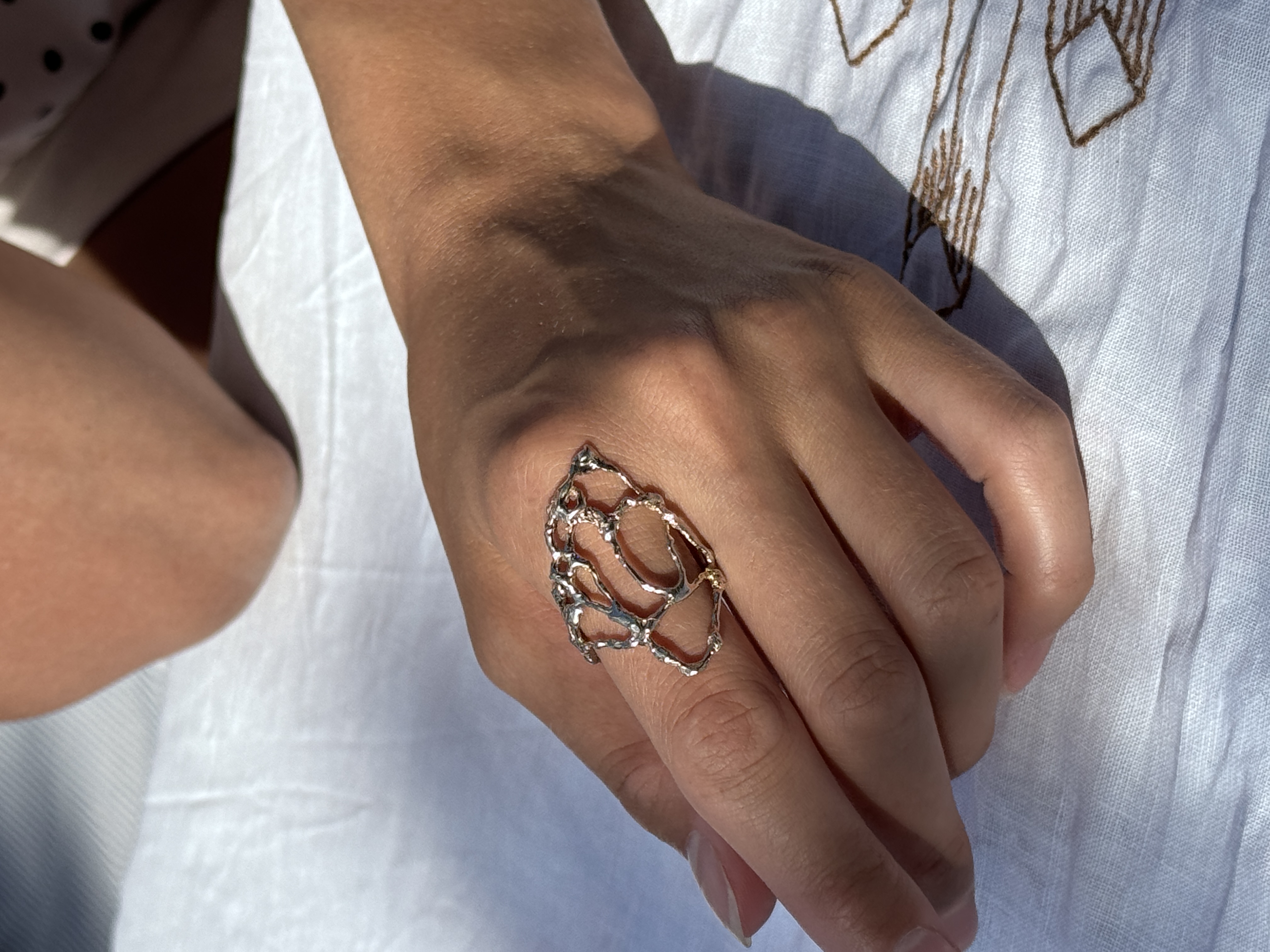 Golden lucky knots