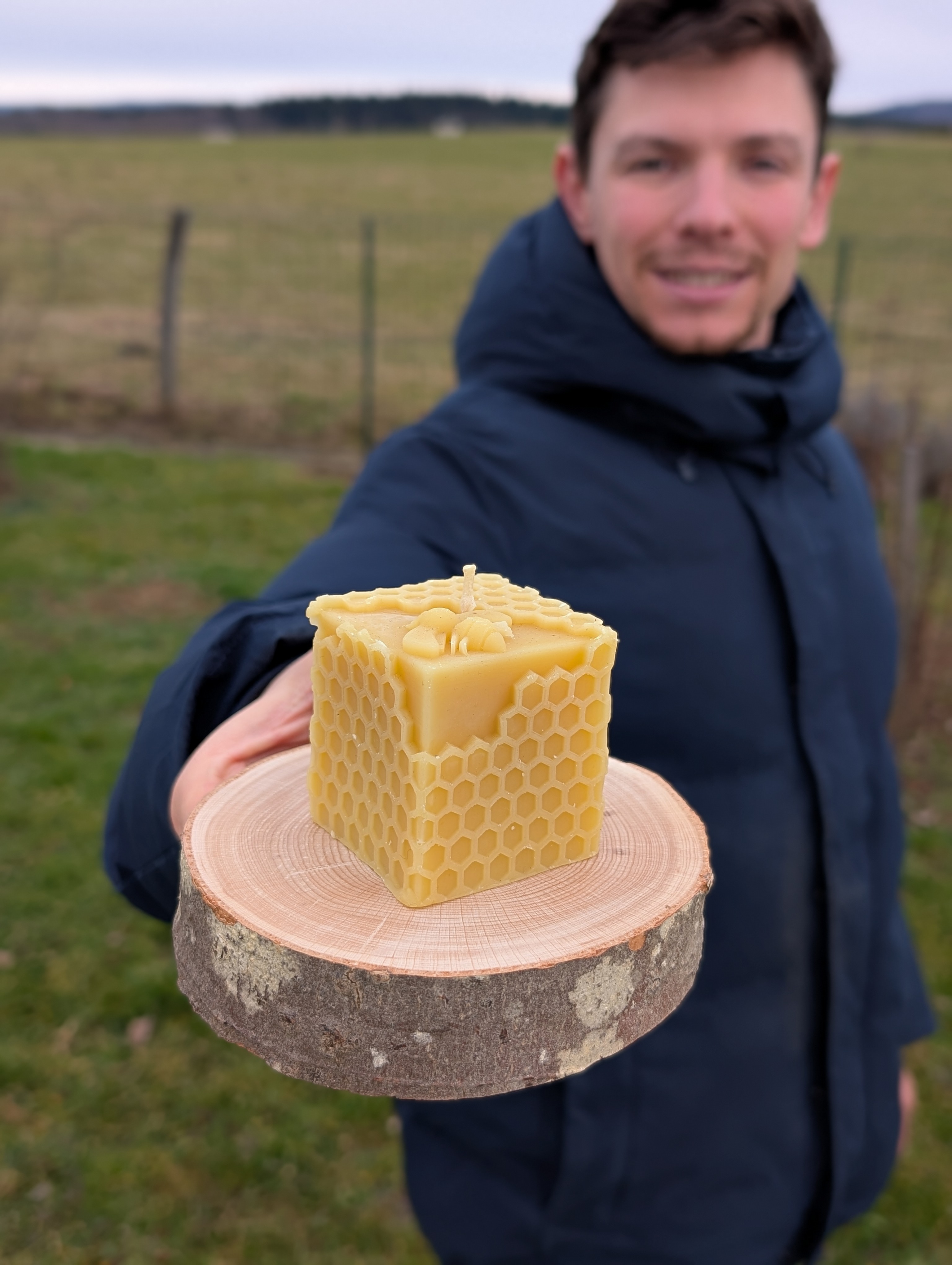 Bougie 100% cire d'abeilles - cube de ruche