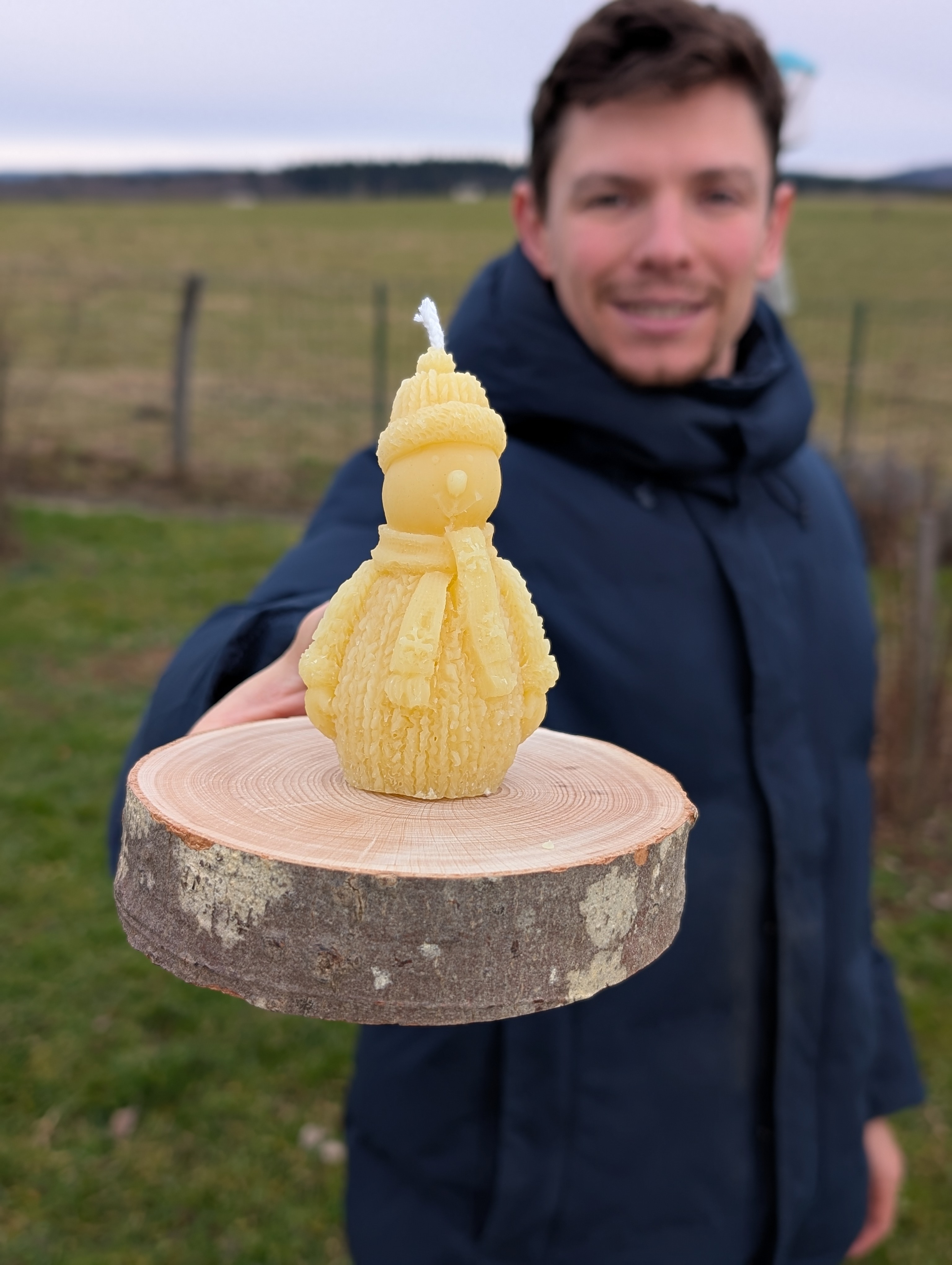 Bougie 100% cire d'abeilles - Bonhomme de Neige
