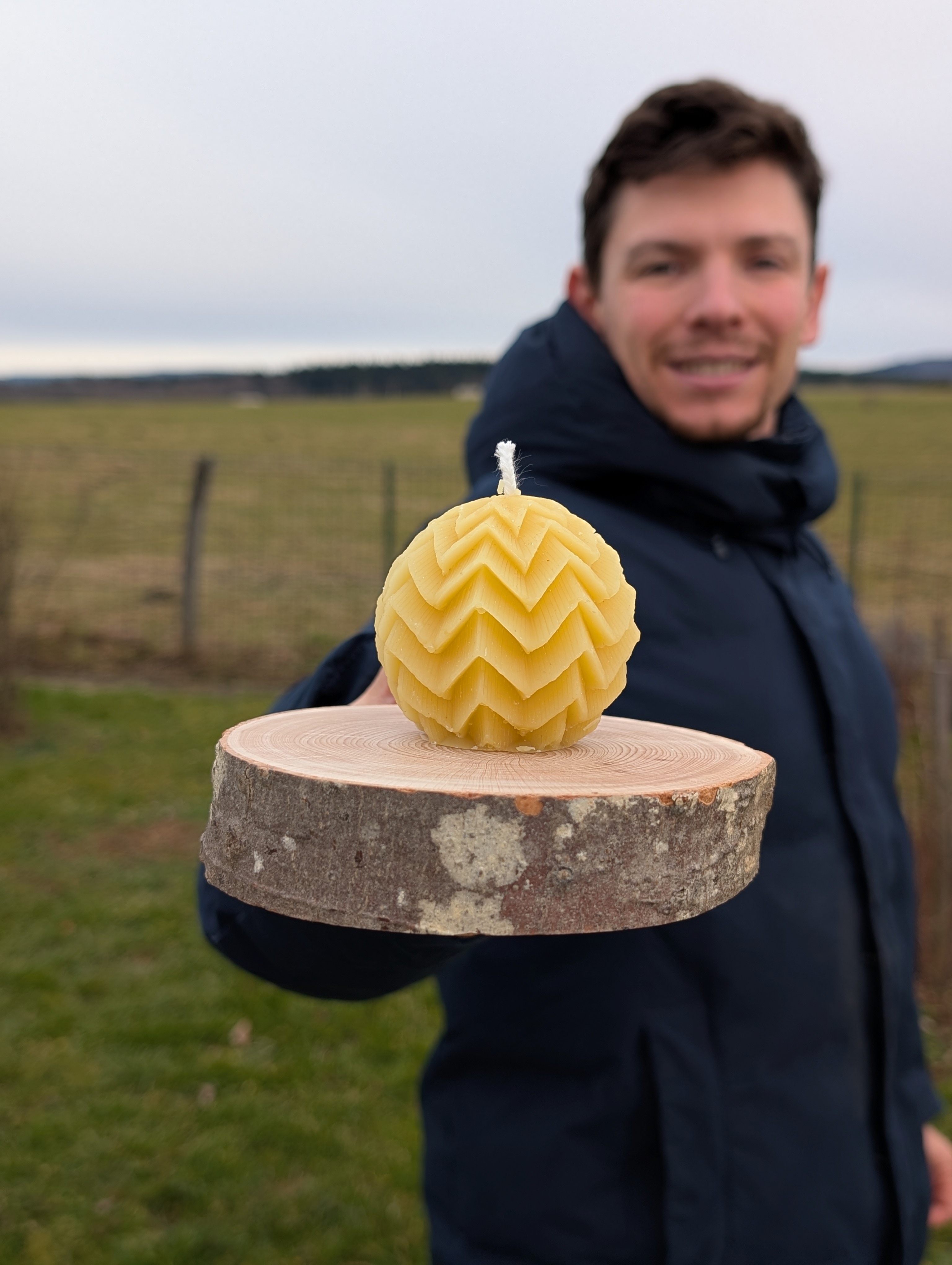 Bougie 100% cire d'abeilles - Boule de Noël