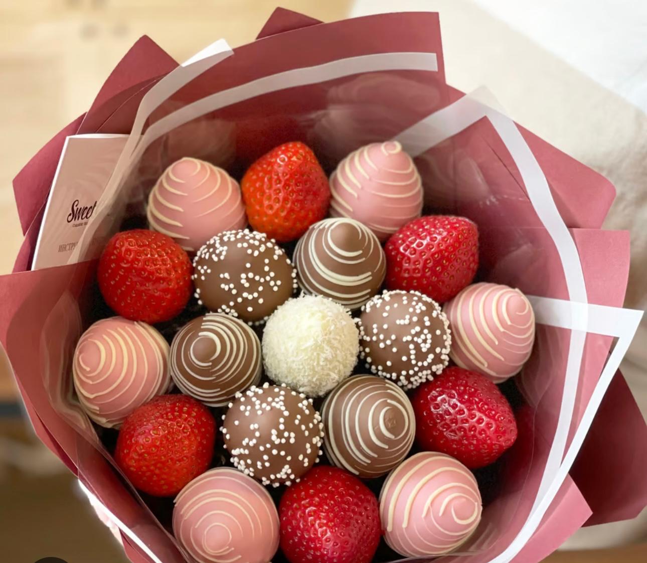 Chocolate covered strawberry bouquet