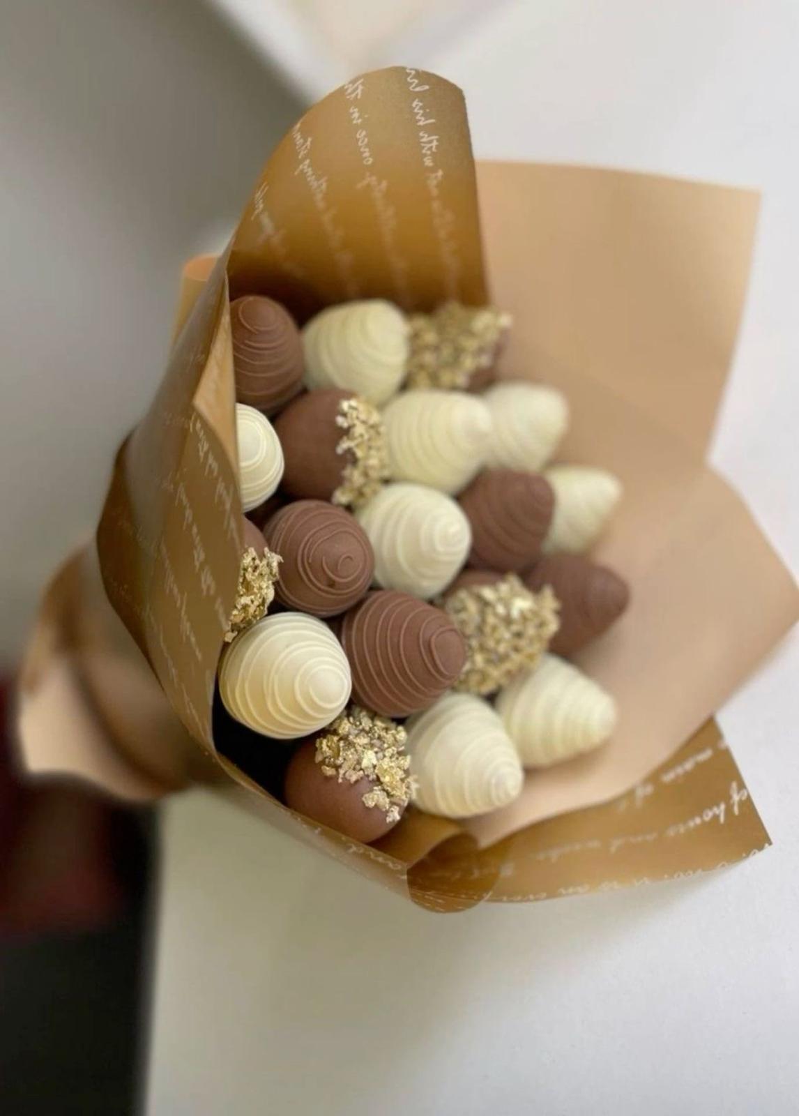 Chocolate bouquet 12-15 chocolate covered strawberries