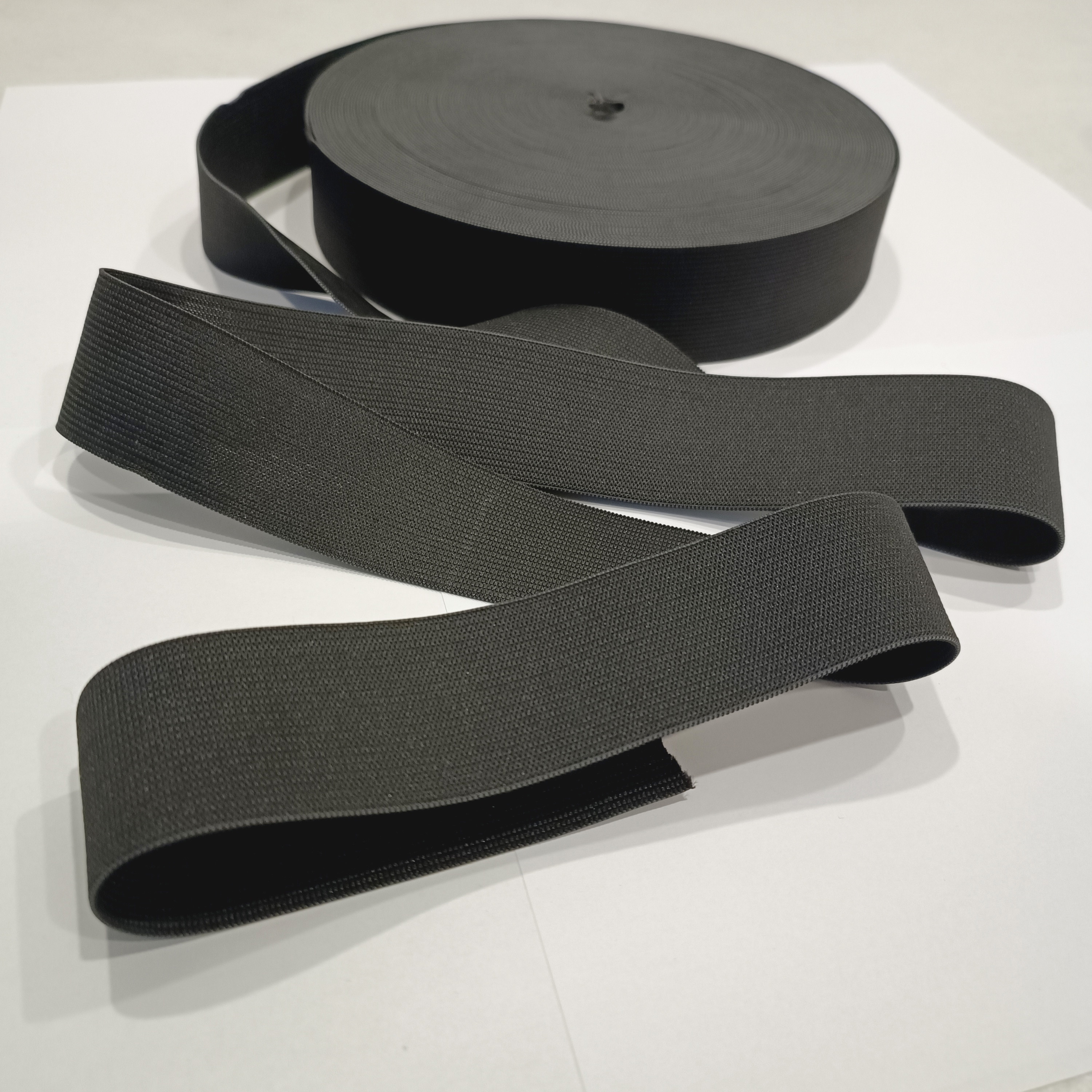 Melna gumija 38mm x 2m