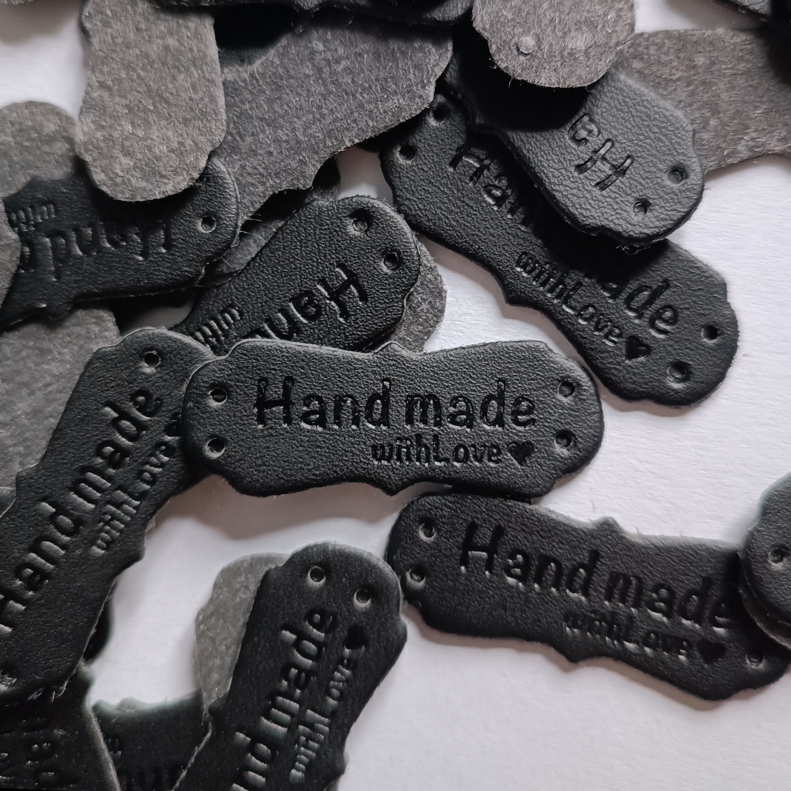 Mākslīgās ādas etiķetes 25gab.