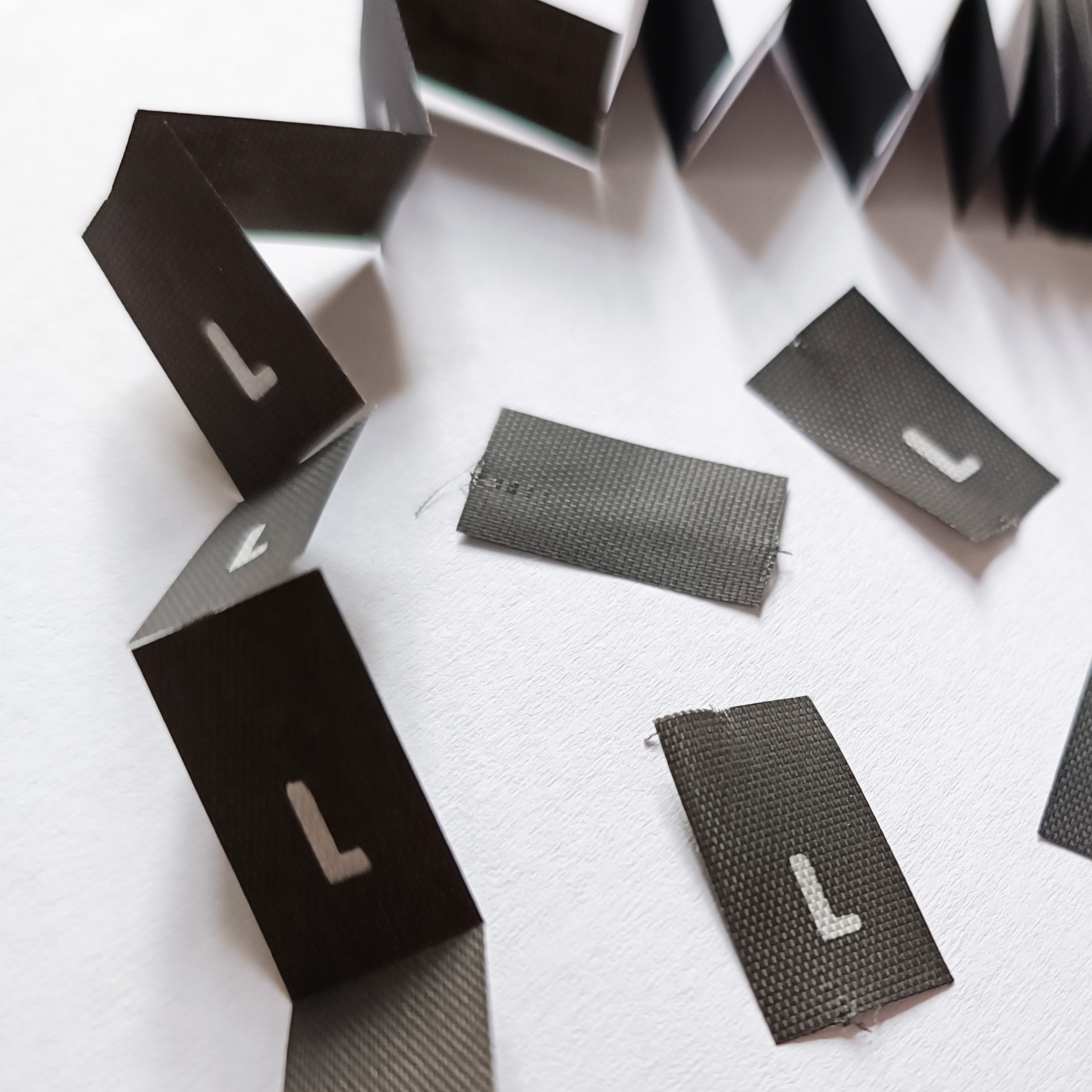 L izmēru birkas 200gab.