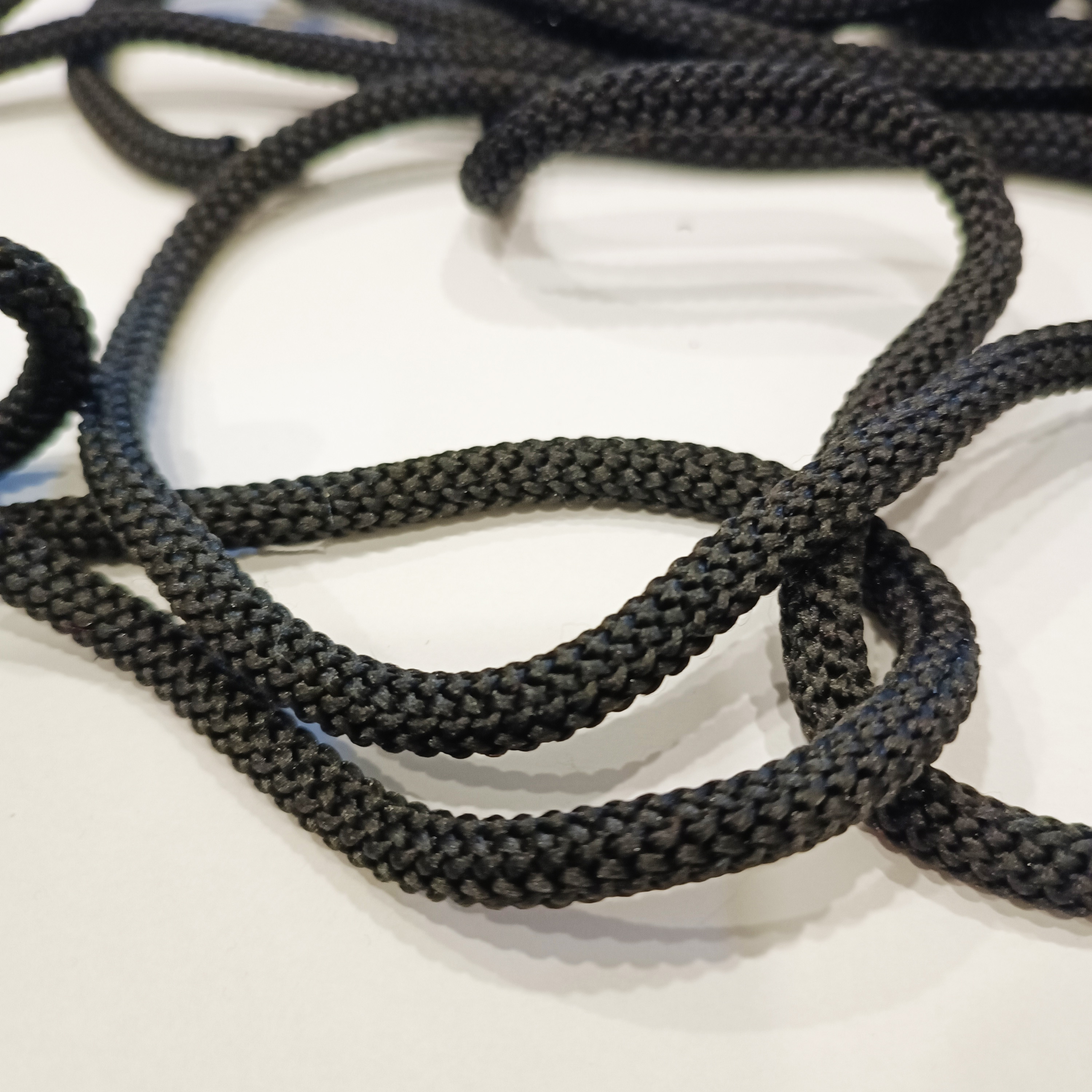 Šņore (melna) 5mm x 3m