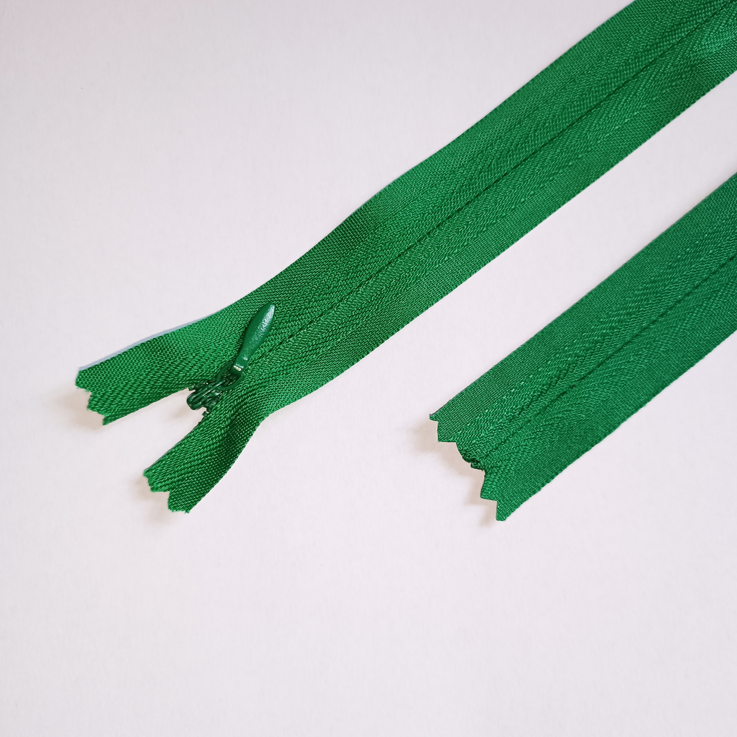 Slēptais rāvējslēdzējs 25cm, Nr.5