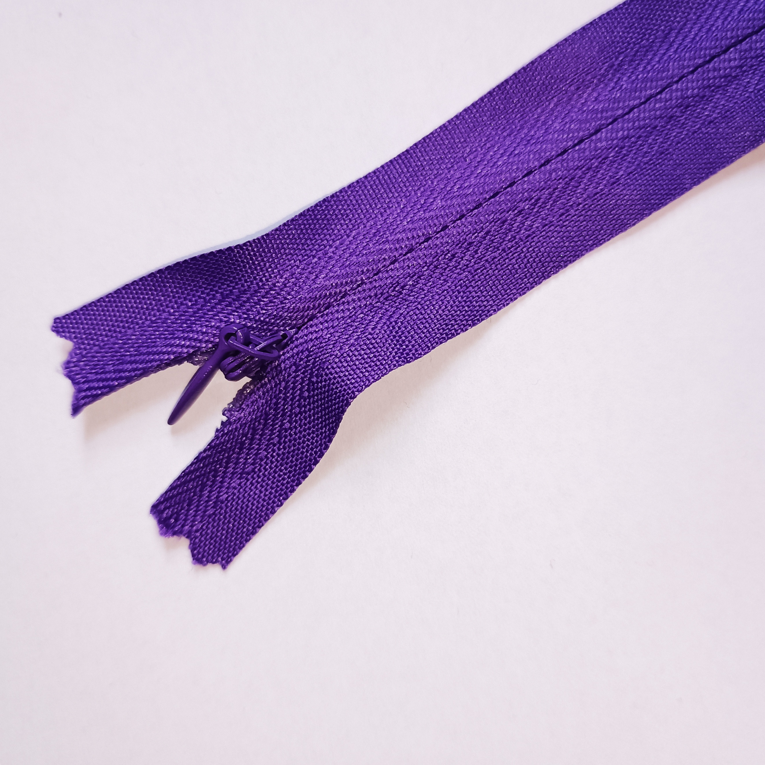 Slēptais rāvējslēdzējs 25cm, Nr.9