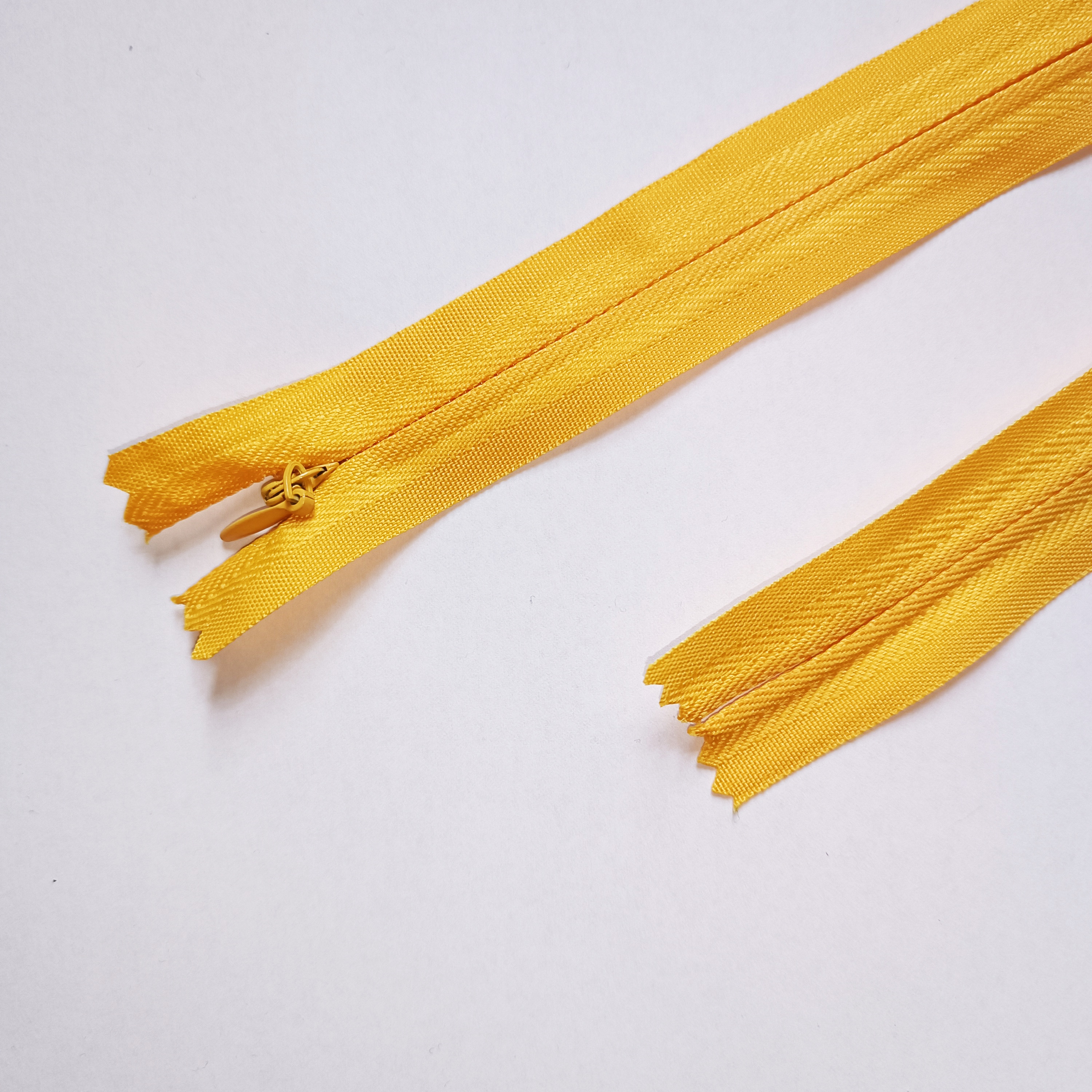 Slēptais rāvējslēdzējs 50cm, Nr.11