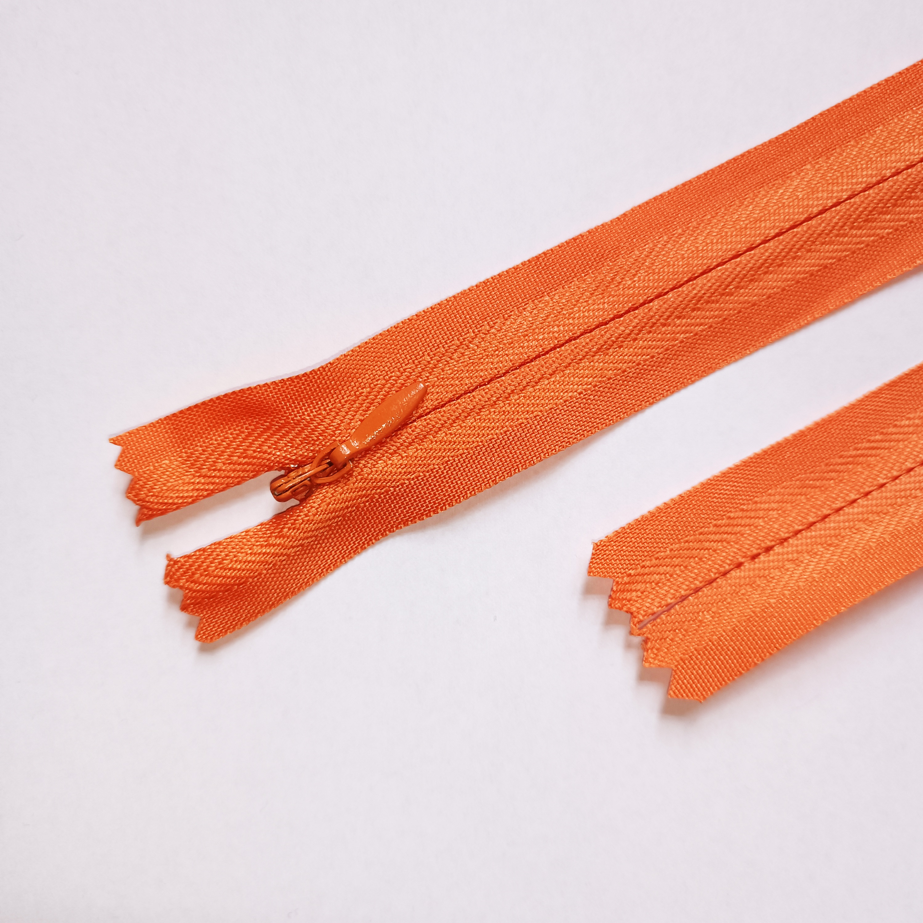 Slēptais rāvējslēdzējs 60cm, Nr.14