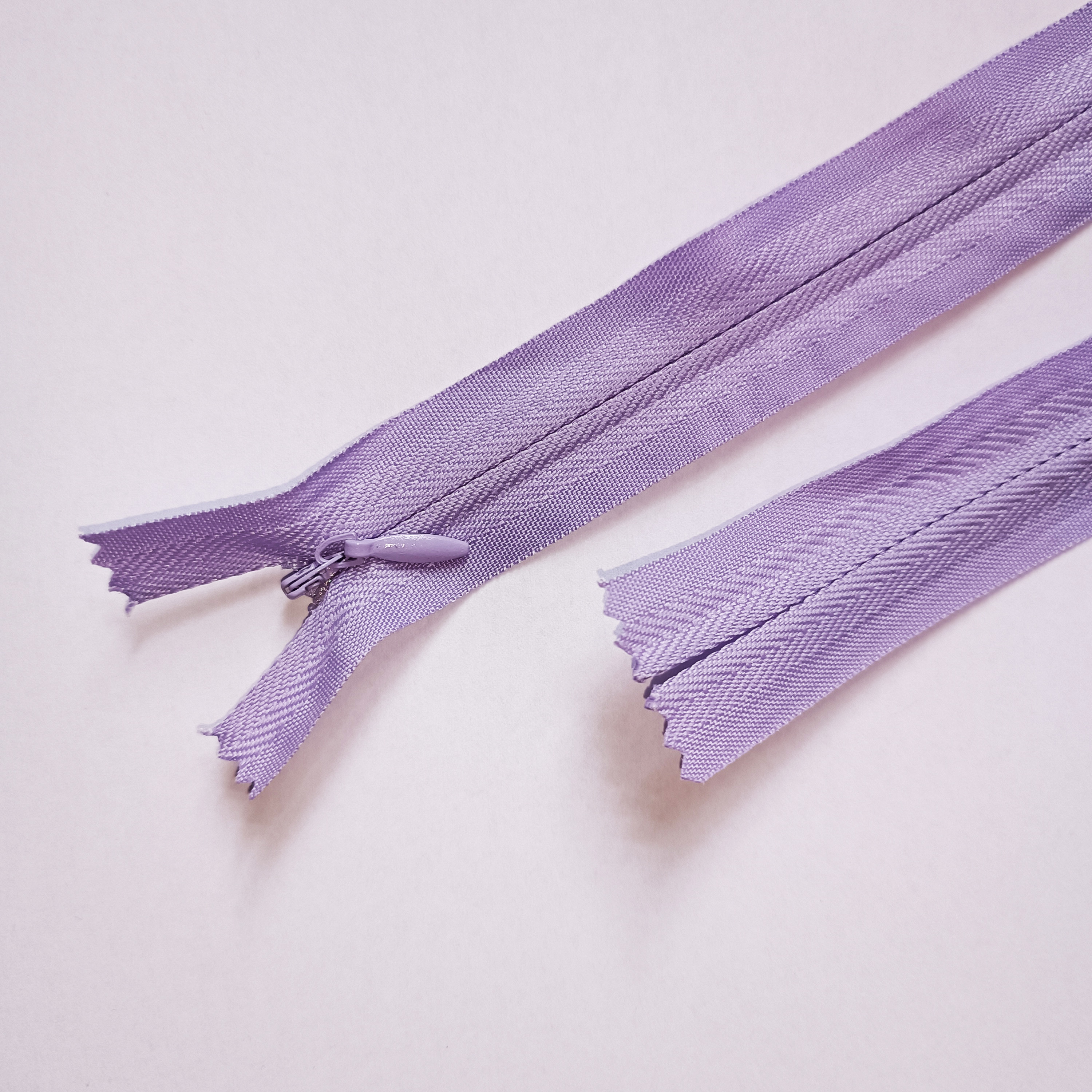 Slēptais rāvējslēdzējs 60cm, Nr.23