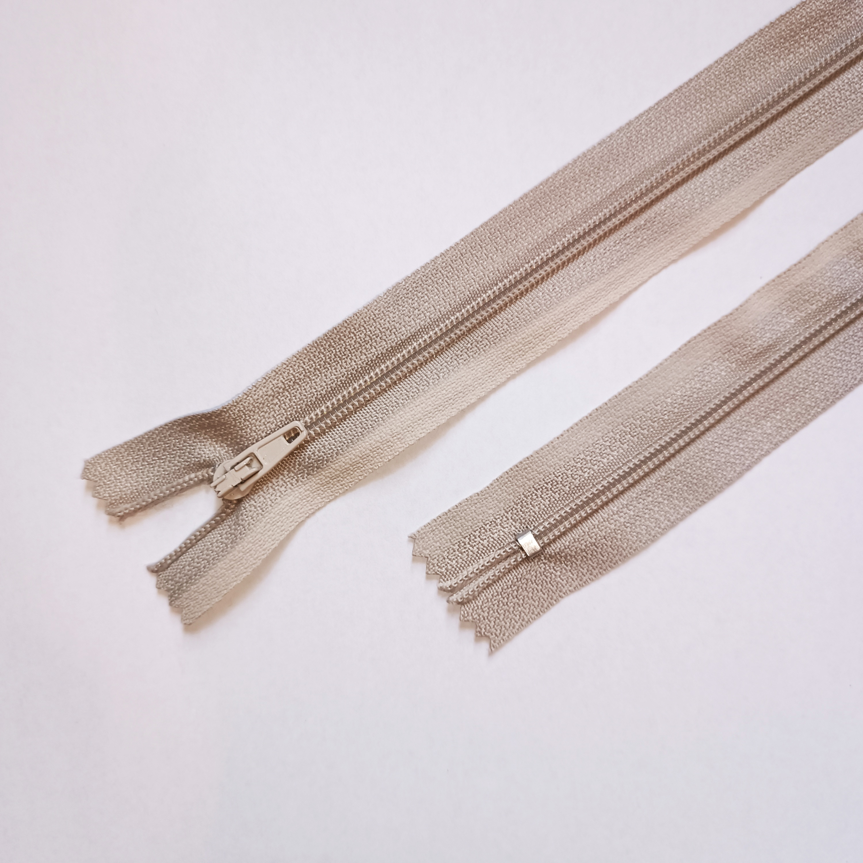 Spirālveida rāvējslēdzējs 40cm, Nr.10