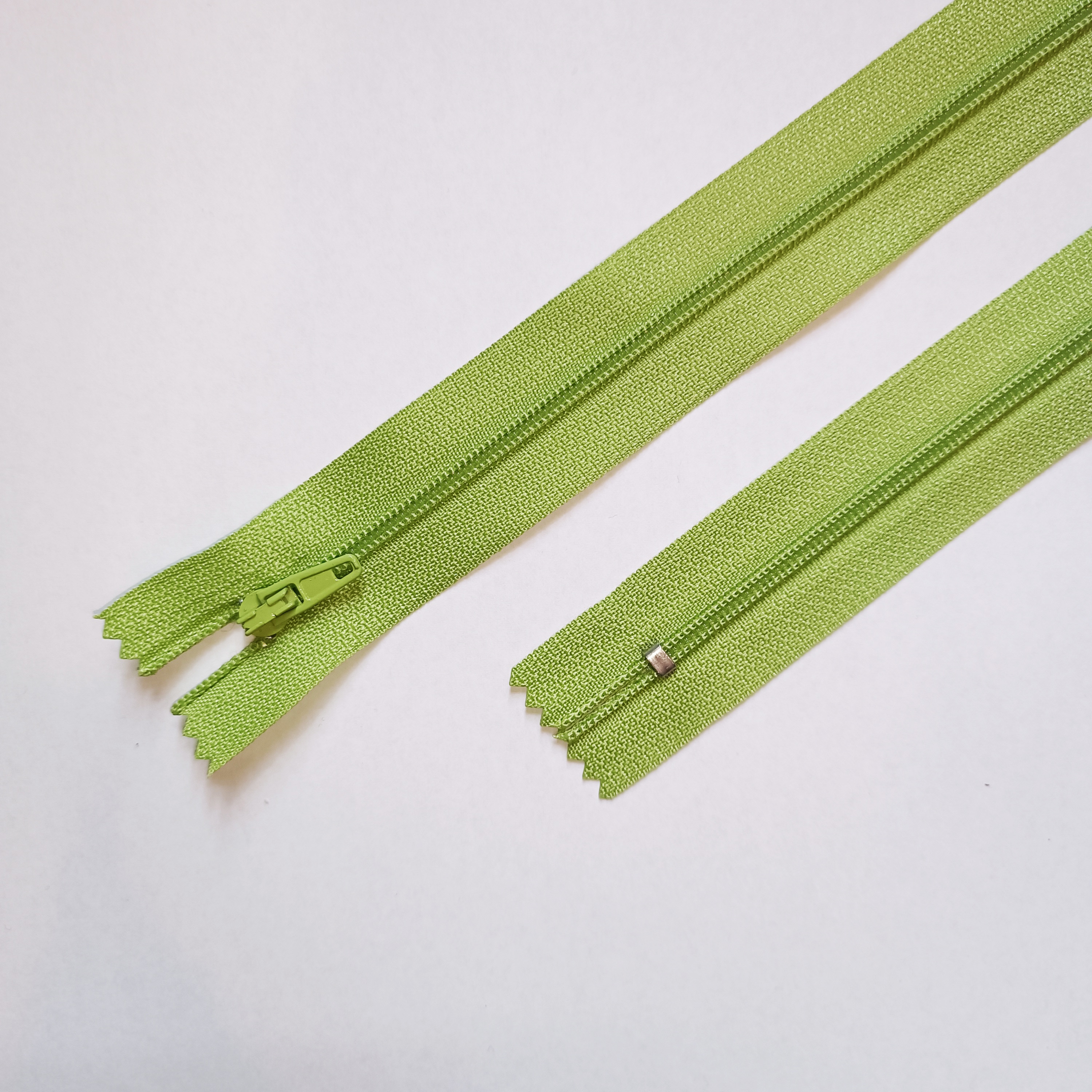 Spirālveida rāvējslēdzējs 20cm, Nr.16