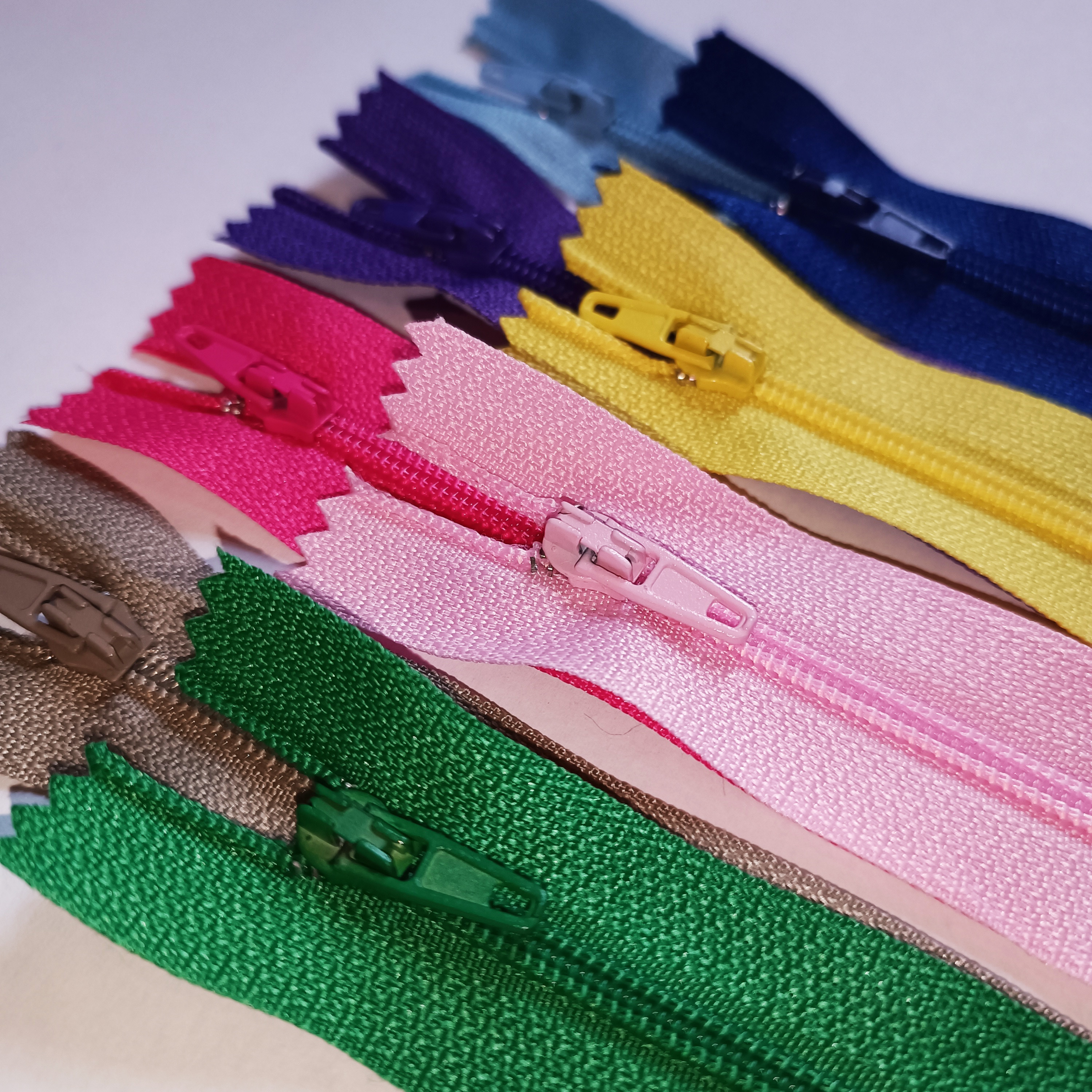 Spirālveida rāvējslēdzējs 20cm, Nr.1