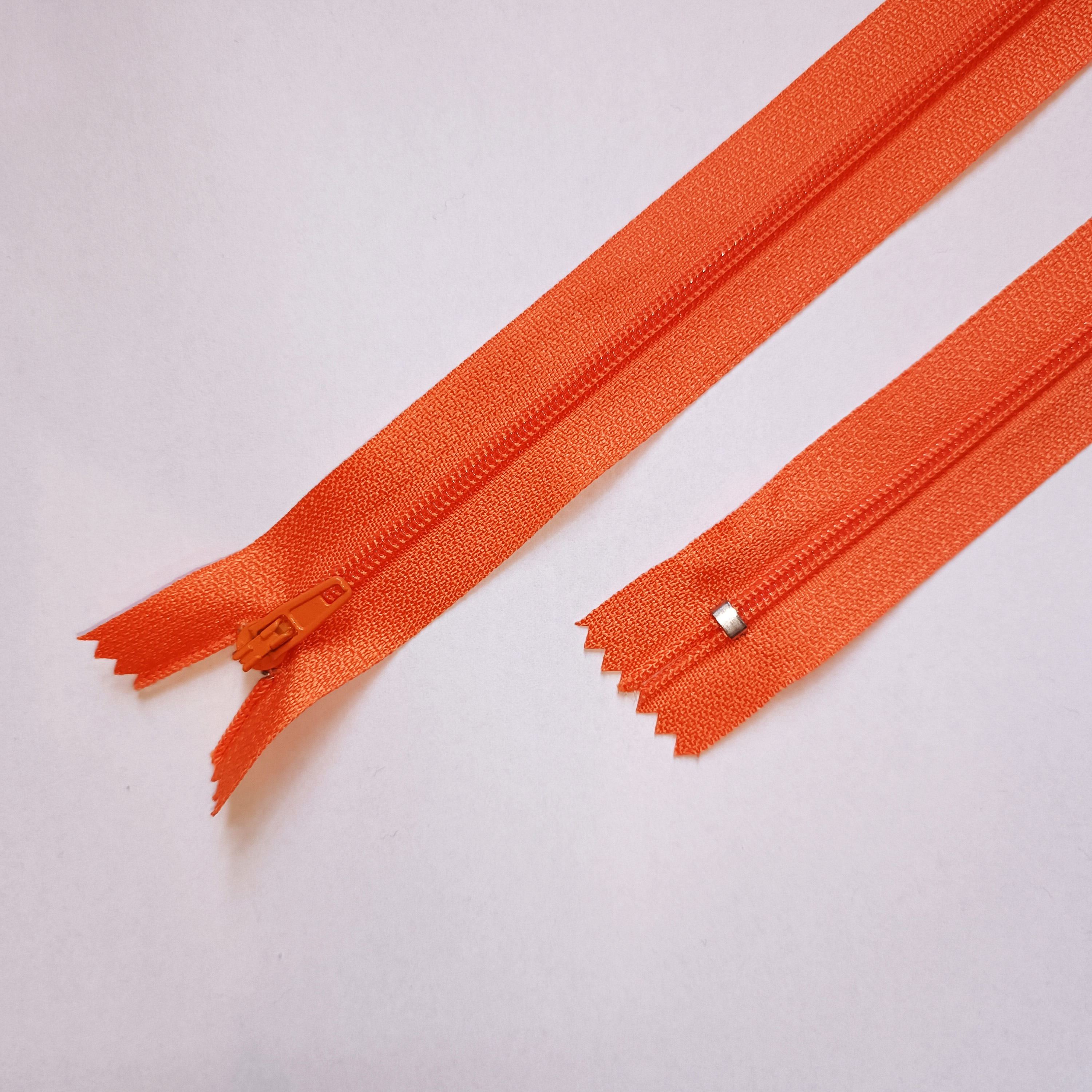 Spirālveida rāvējslēdzējs 20cm, Nr.18