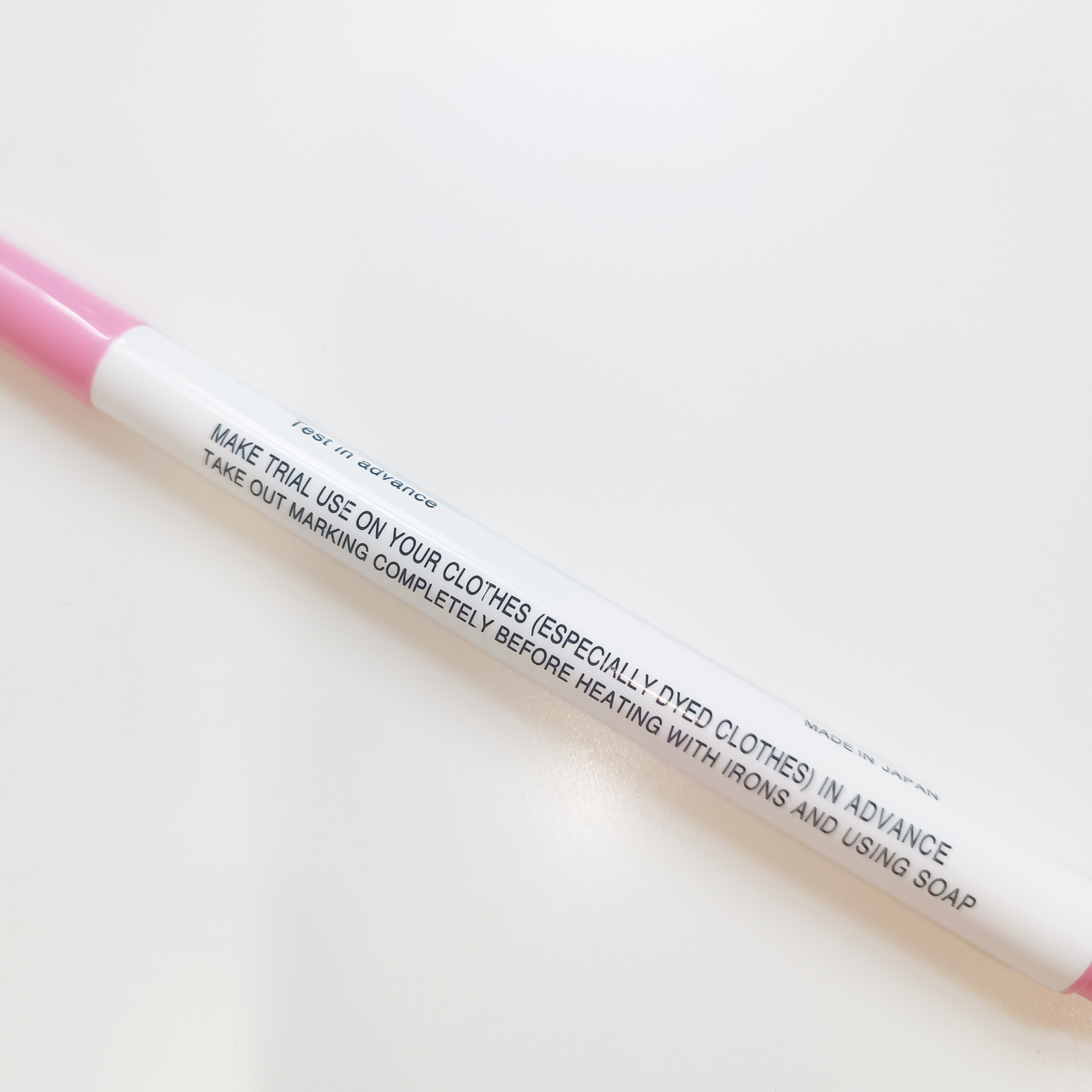 Auduma marķieris (gaisa dzēšama pildspalva)