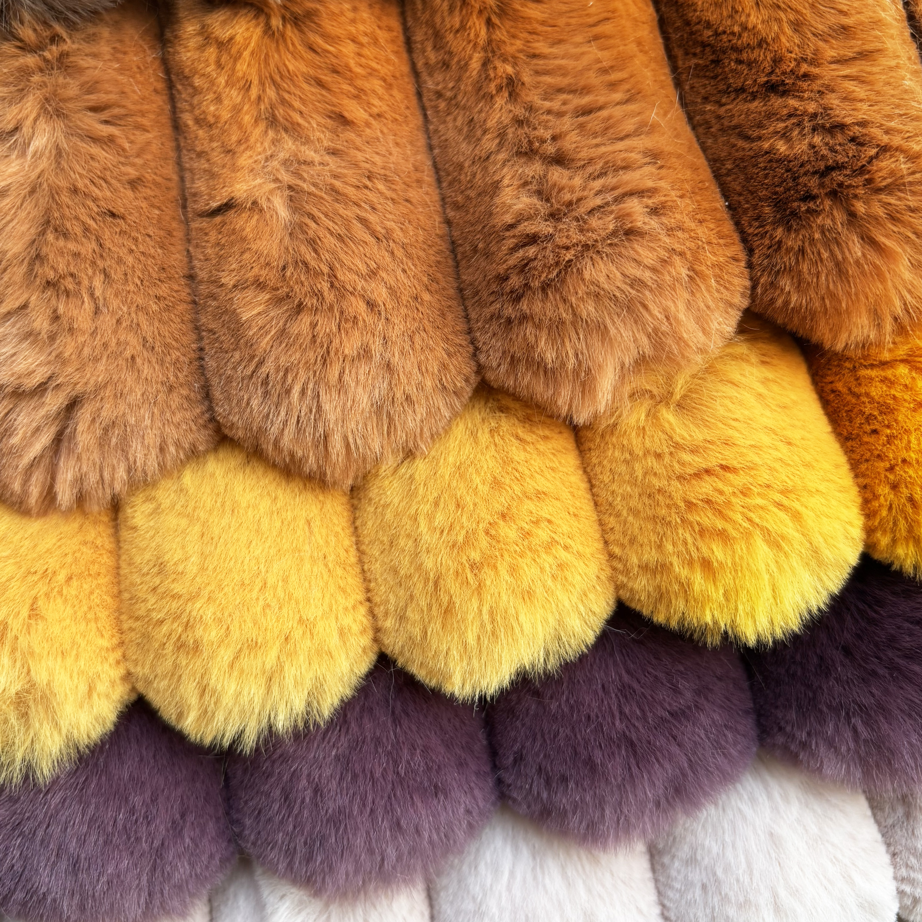 MĀKSLĪGĀ KAŽOKĀDA 44 ķieģeļu sarkans