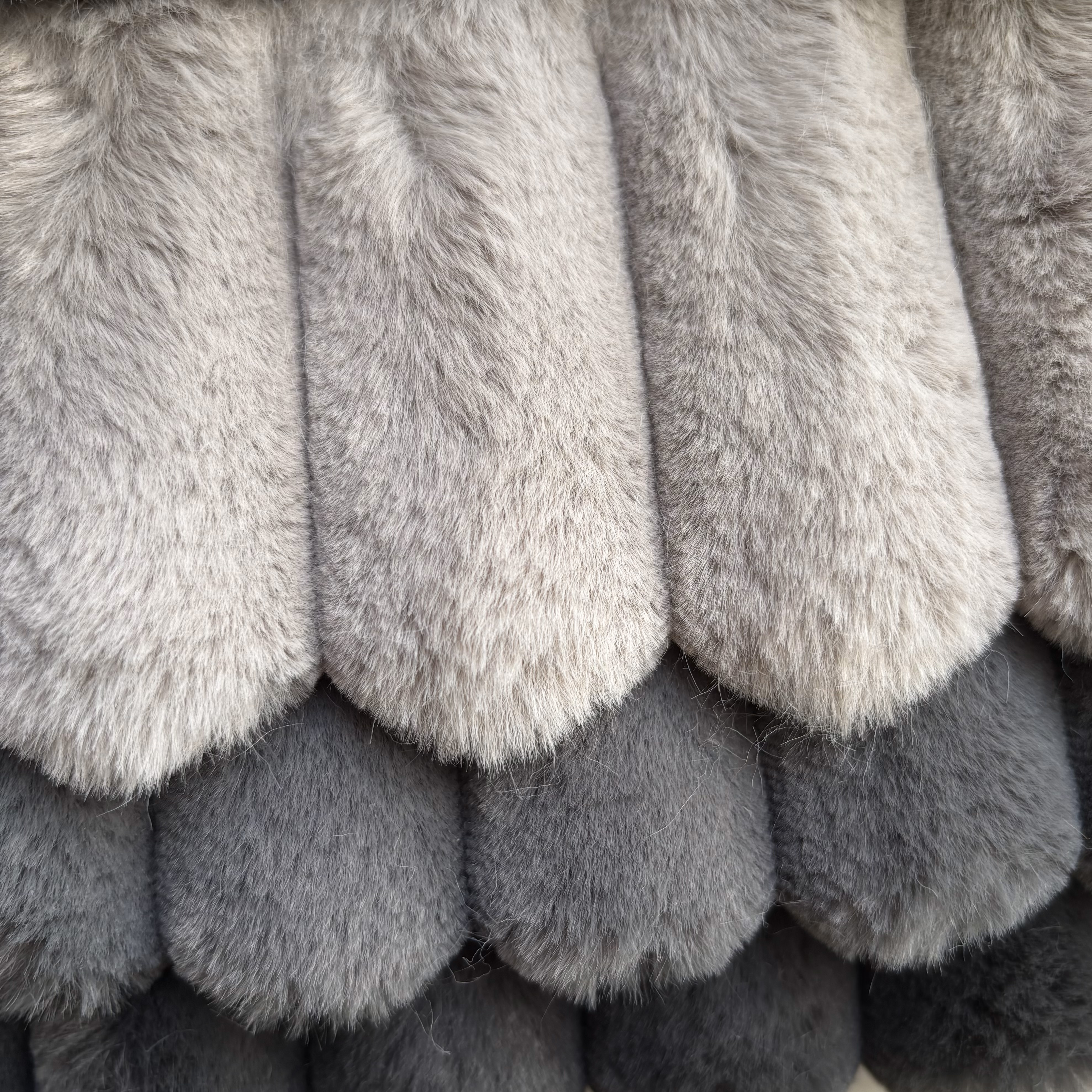 MĀKSLĪGĀ KAŽOKĀDA 07 pelēks