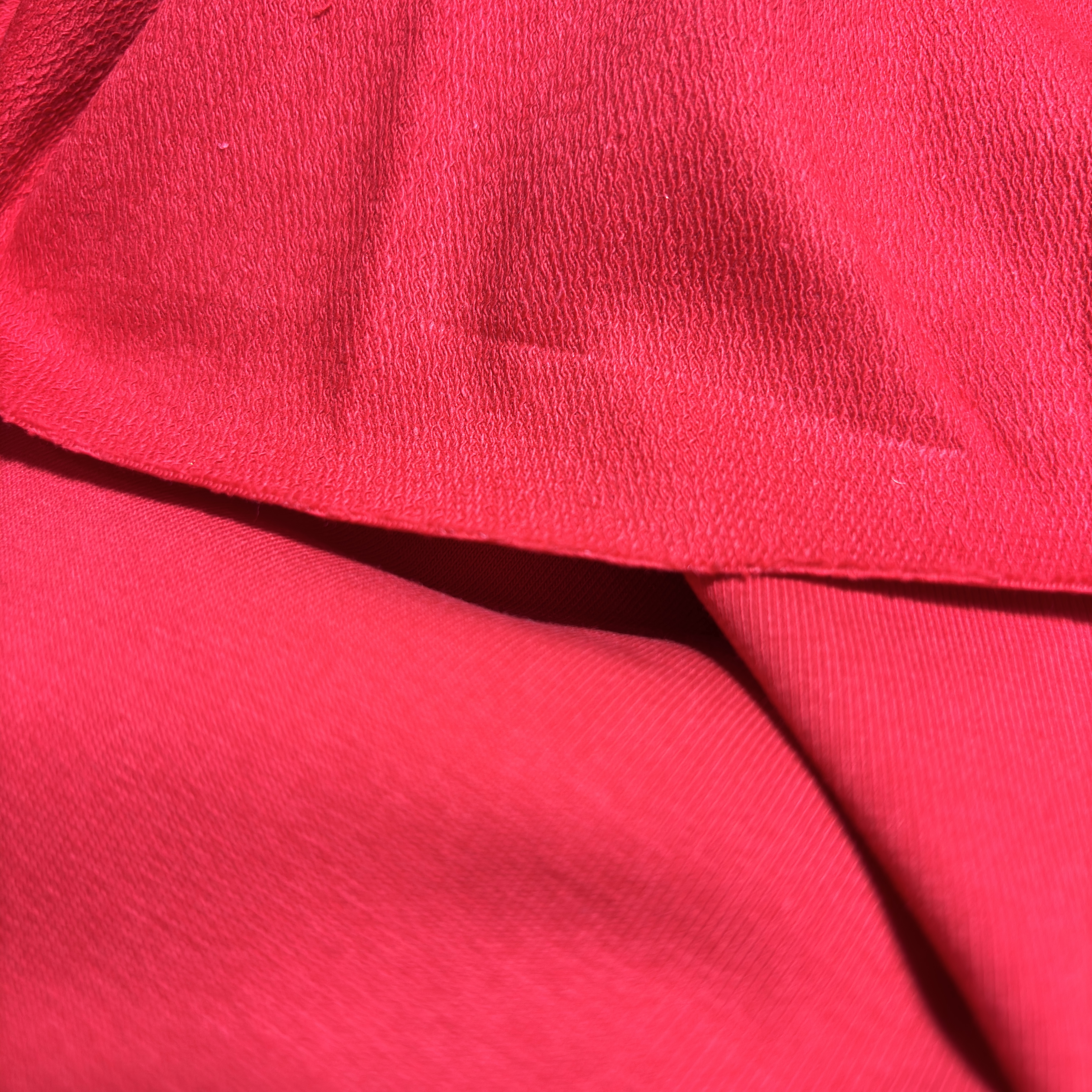 Spilgti rozā cilpiņtrikotāža