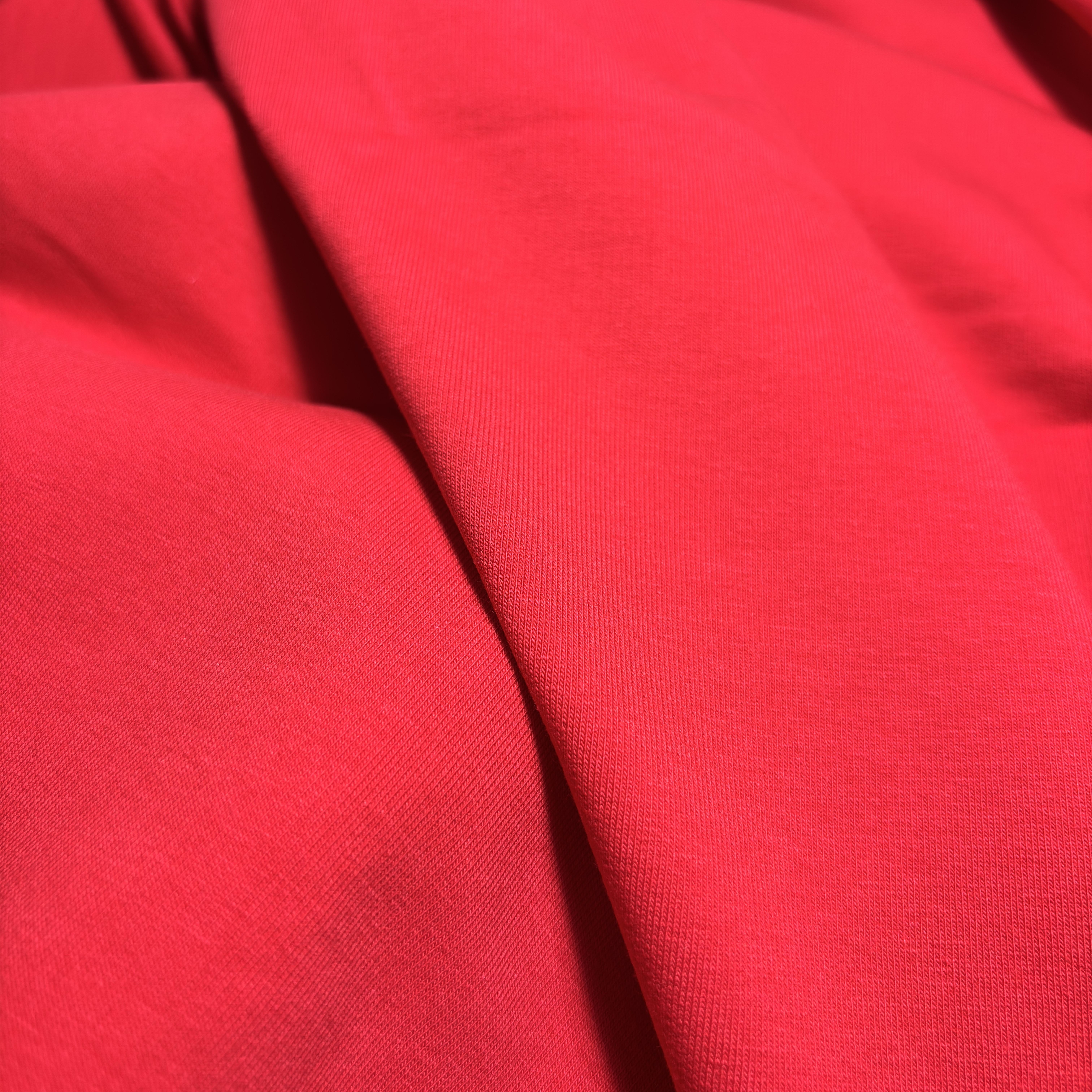 Spilgti rozā cilpiņtrikotāža