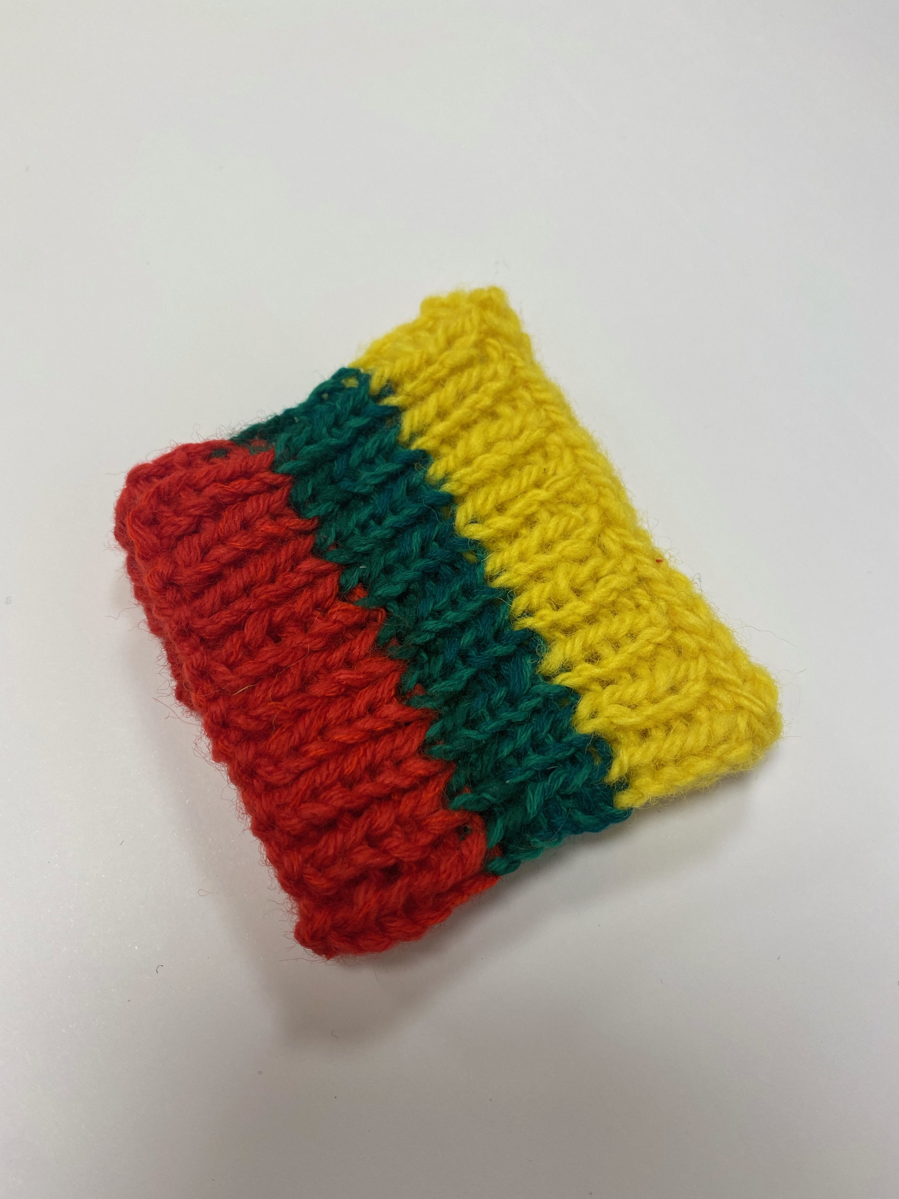 Trispalvės riešinė