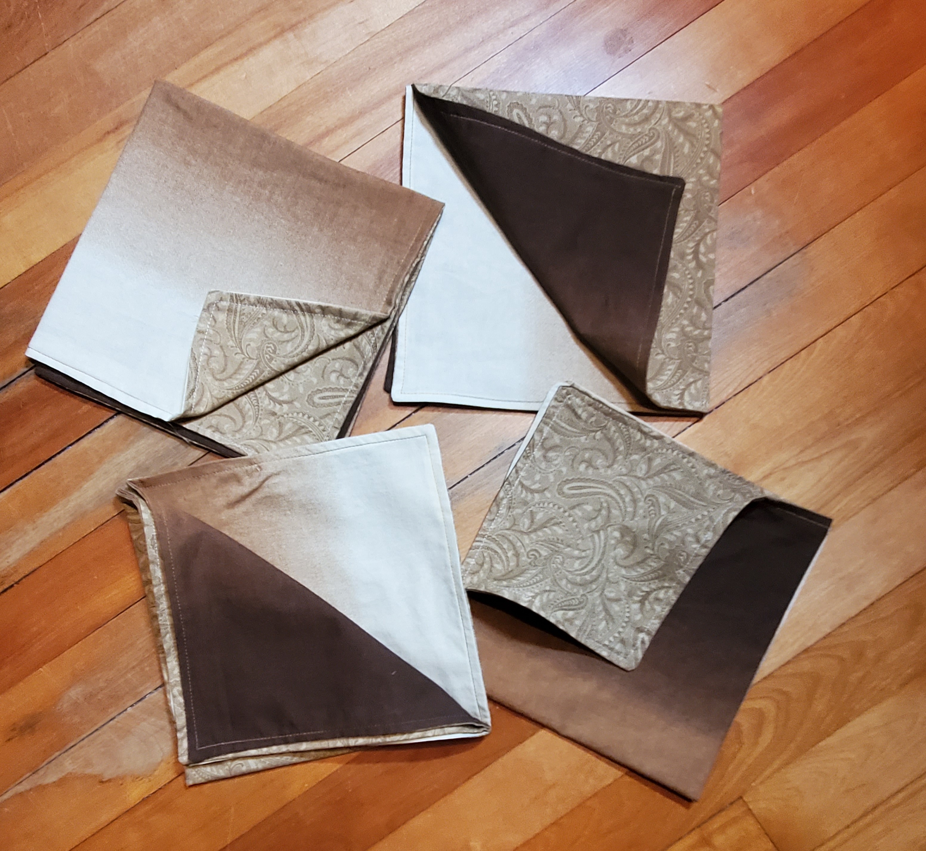 Mocha Placemat with Napkins 