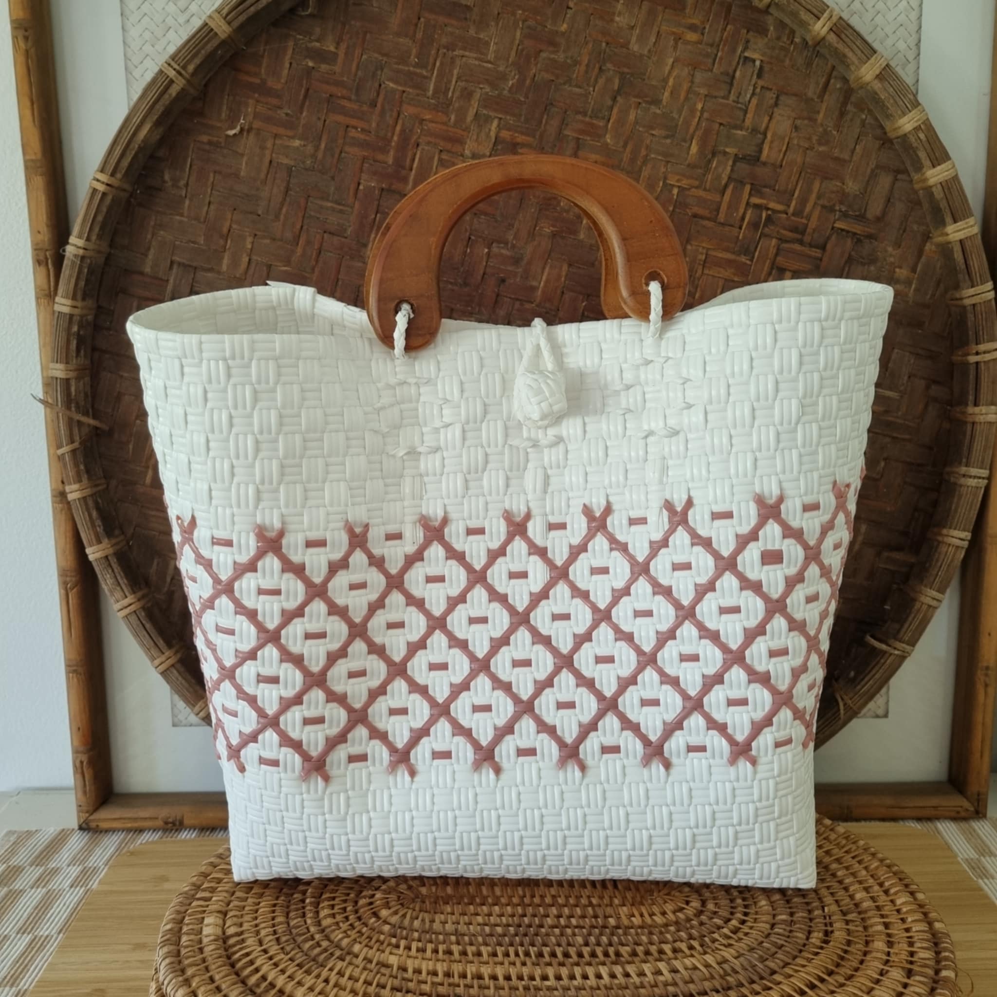 Jali Bag Medium Wooden Handle