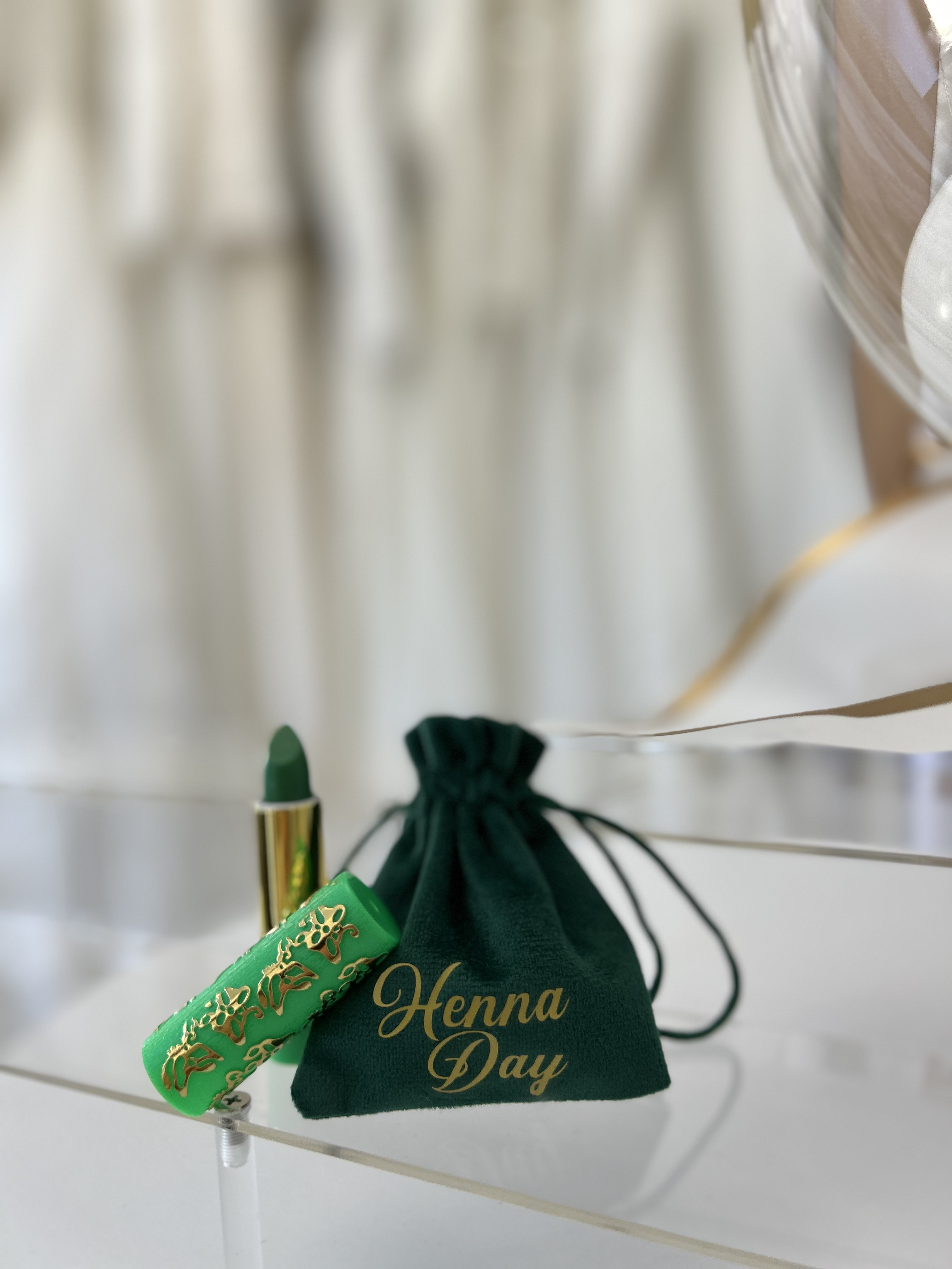 Rouge à lèvres vert traditionnel avec pochon "henna day" - Lot de 10